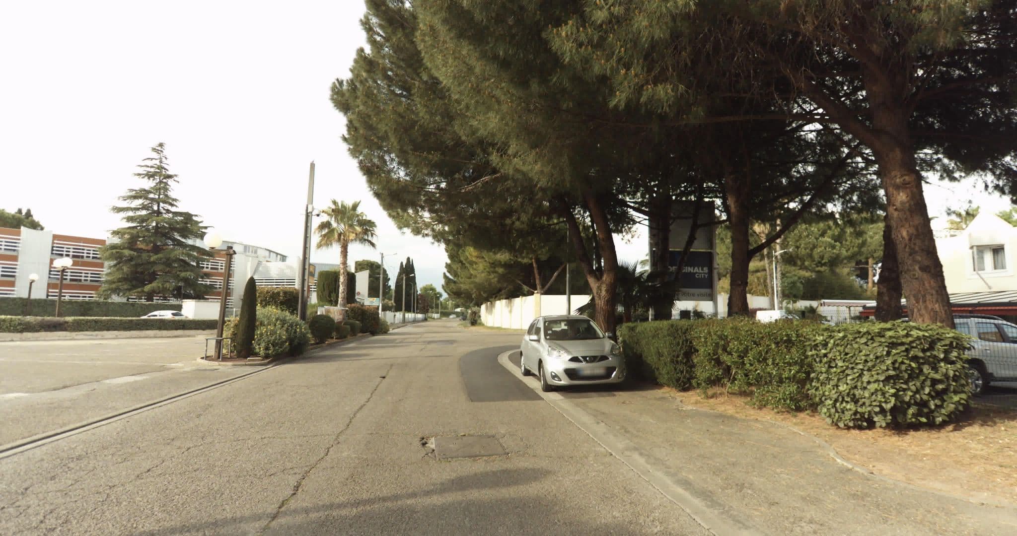 Street view near Balladins Superior Hotel Nimes, Nîmes — © sogefi (CC BY-SA · Mapillary)