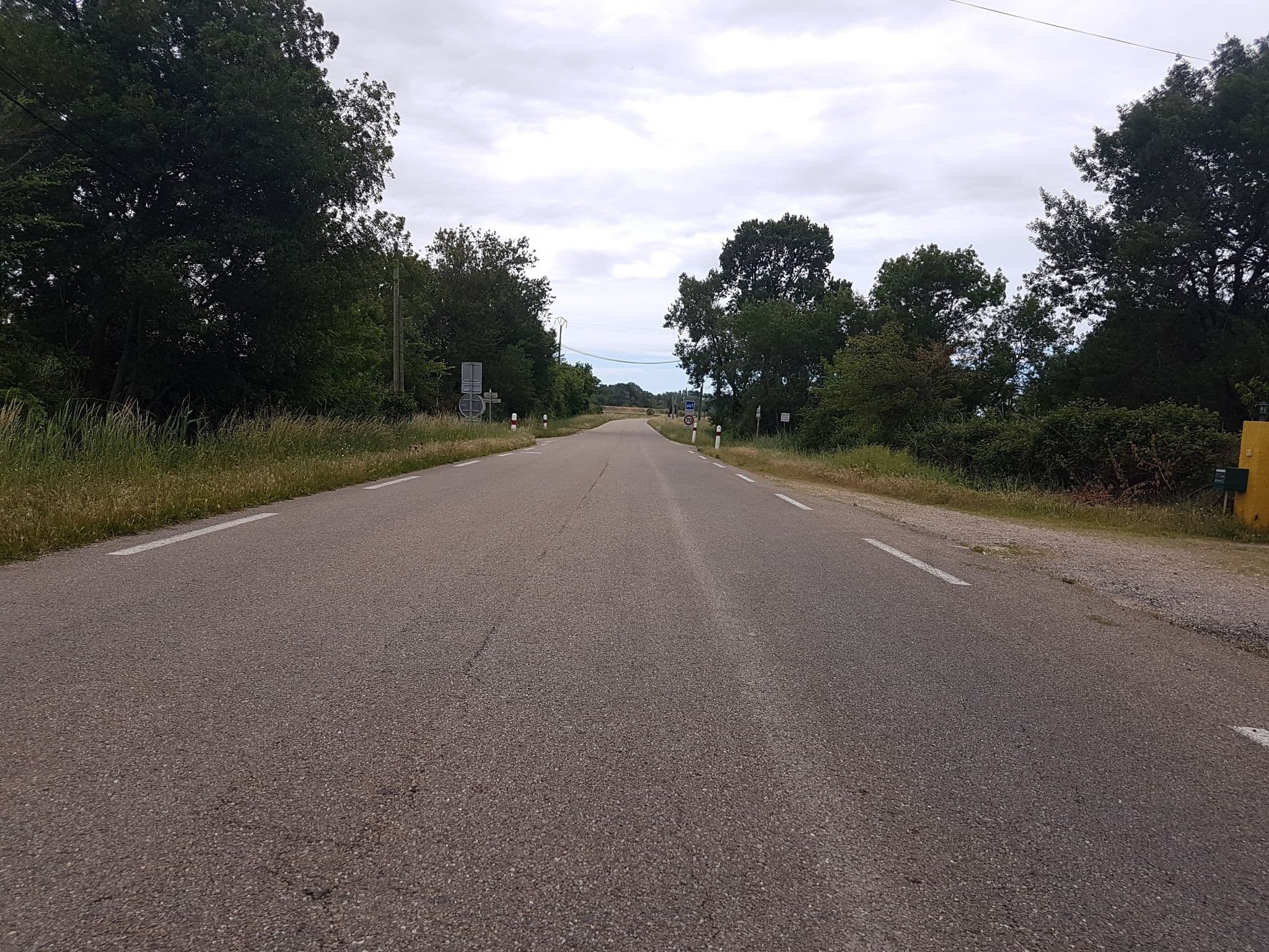 Street view near Mas des Eaux Claires, Saint-Gilles — © changchun1 (CC BY-SA · Mapillary)