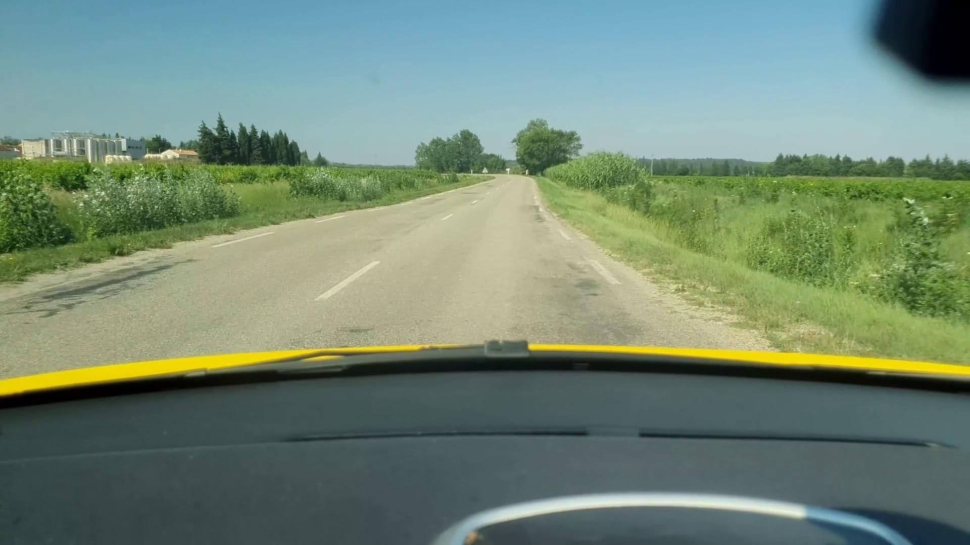 Street view near Le Mas de Pougnadoresse, Aramon — © si3p0 (CC BY-SA · Mapillary)