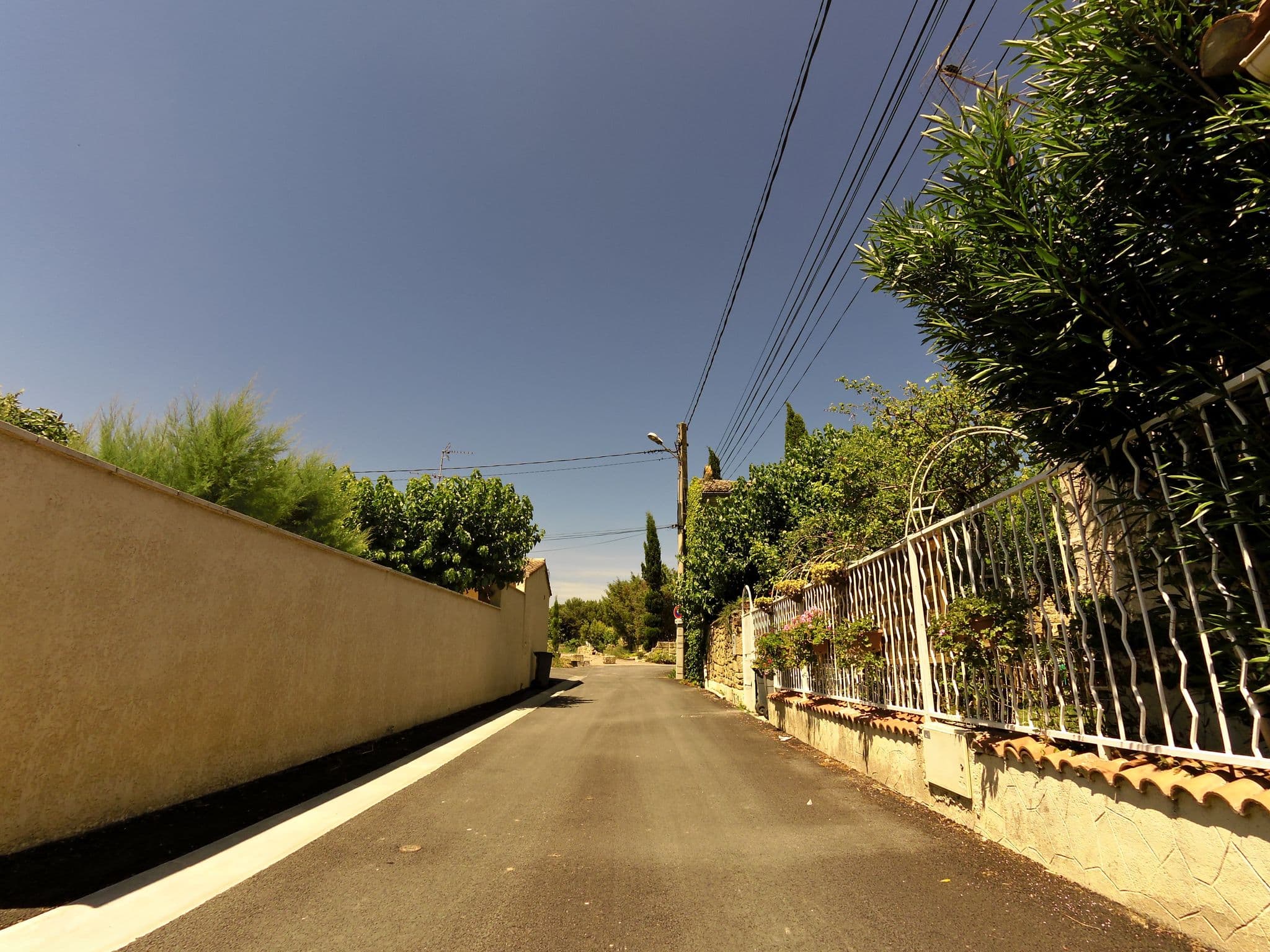 Street view near lou cigalou - bed and breakfast, Aigues-Vives — © balooval (CC BY-SA · Mapillary)