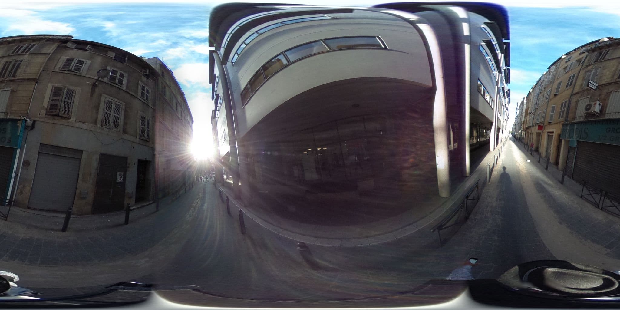 Street view near Hôtel des Deux Mondes, Belsunce — © zimmy (CC BY-SA · Mapillary)