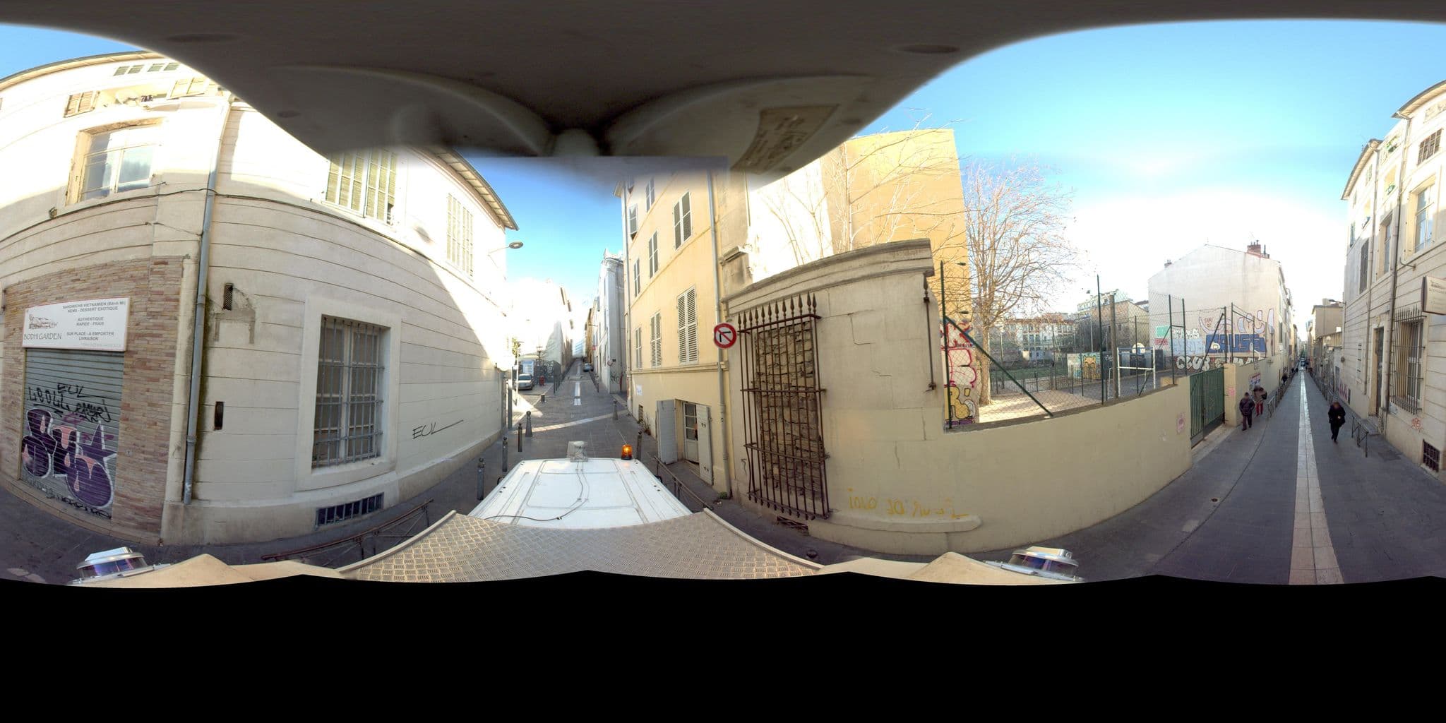 Street view near Le Sirocco, Marseille 03 — © Suez (CC BY-SA · Mapillary)