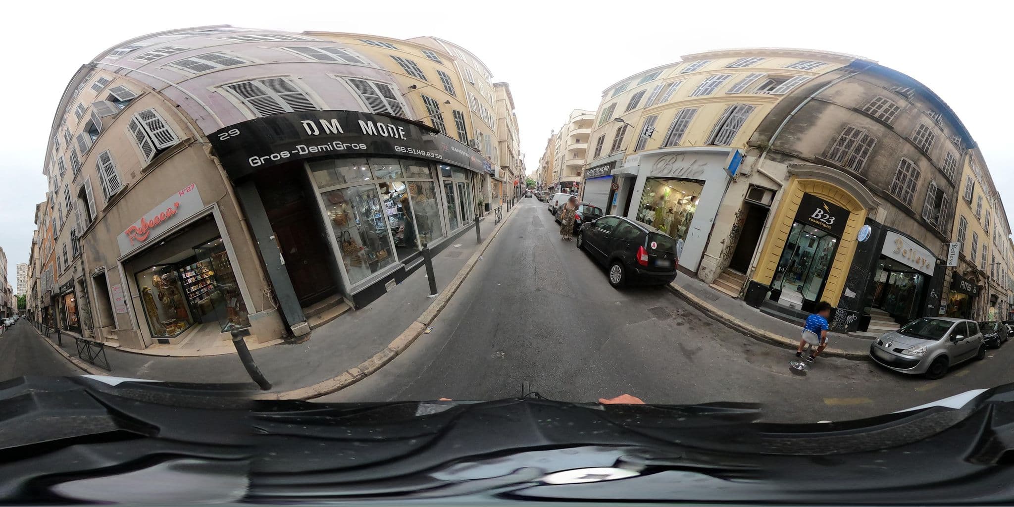 Street view near Hotel Le Petit Paris, Belsunce — © simon_geovelo (CC BY-SA · Mapillary)