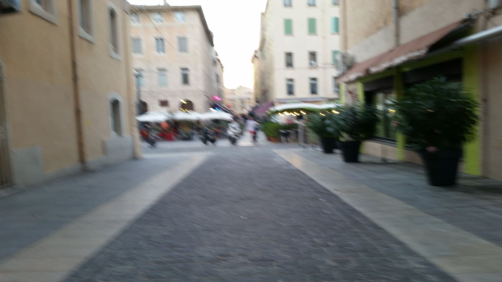 Street view near Magnifique T2 Vieux Port, Opéra — © velosenville (CC BY-SA · Mapillary)