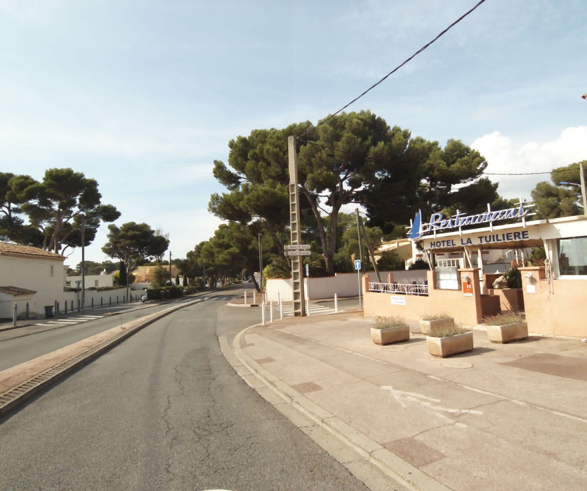Street view near La Tuillière, Carry-le-Rouet — © sogefi (CC BY-SA · Mapillary)