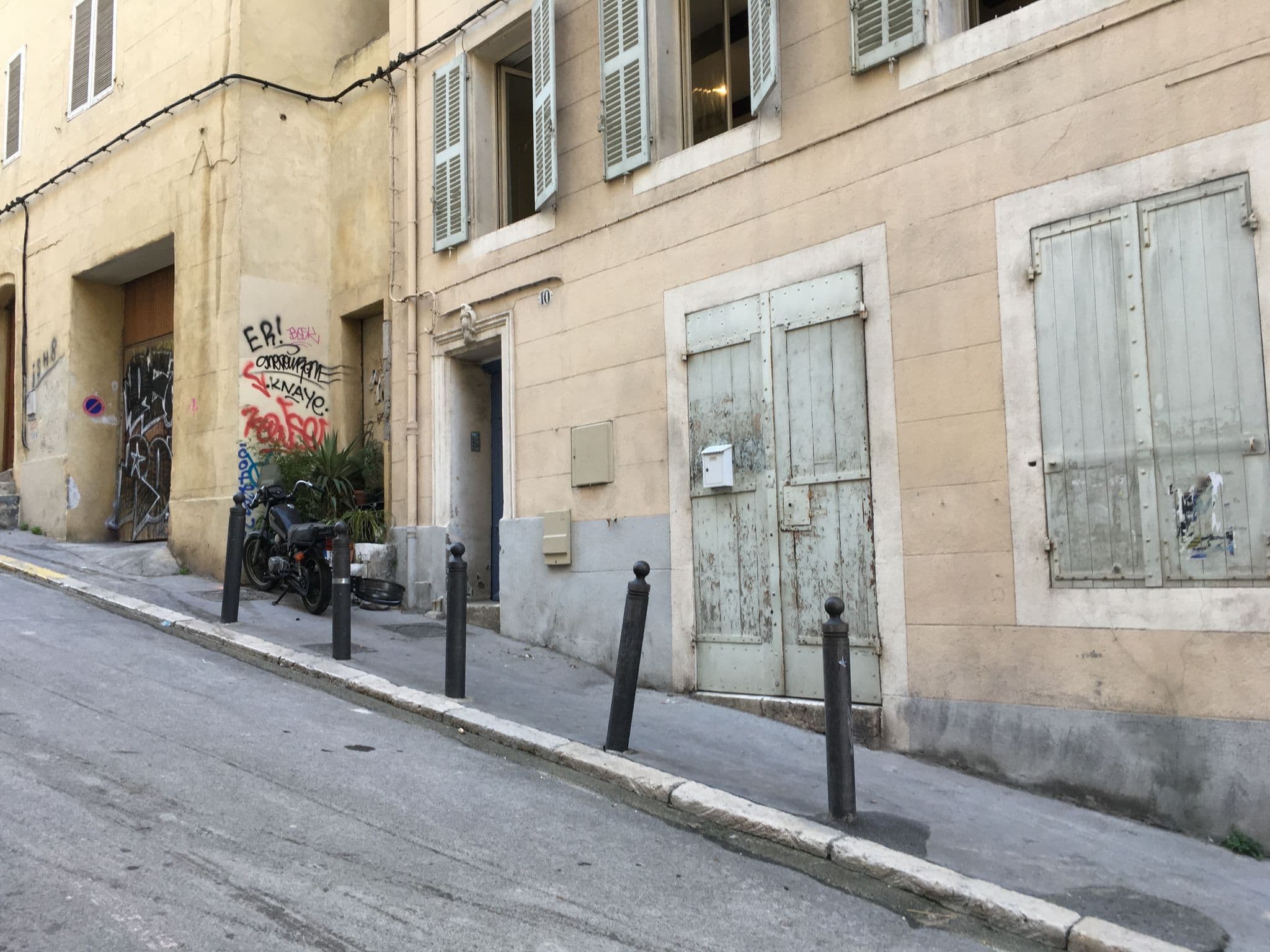 Street view near Le Couvent du Vieux Port, Marseille 02 — © alexandre_12 (CC BY-SA · Mapillary)