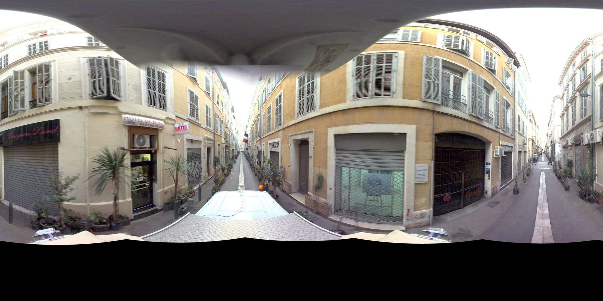 Street view near Aida, Marseille — © Suez (CC BY-SA · Mapillary)