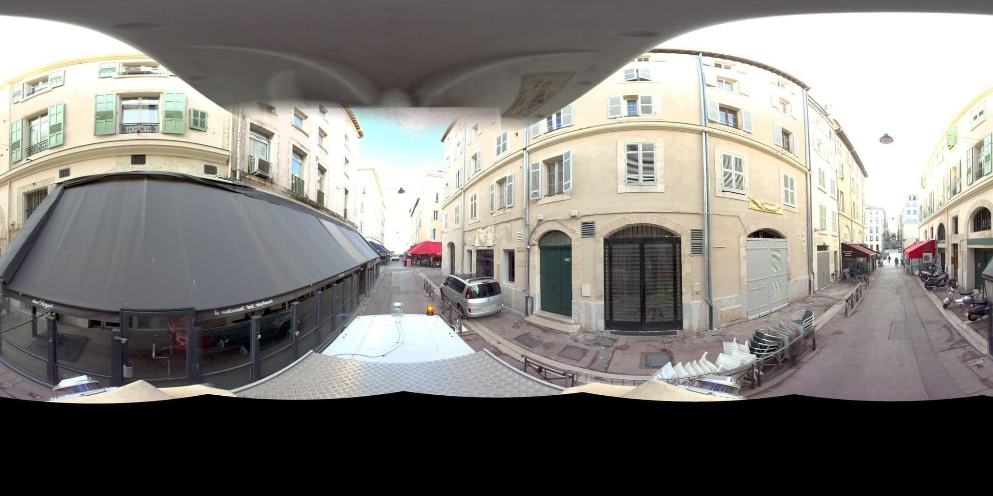 Street view near Design Suites, Opéra — © Suez (CC BY-SA · Mapillary)
