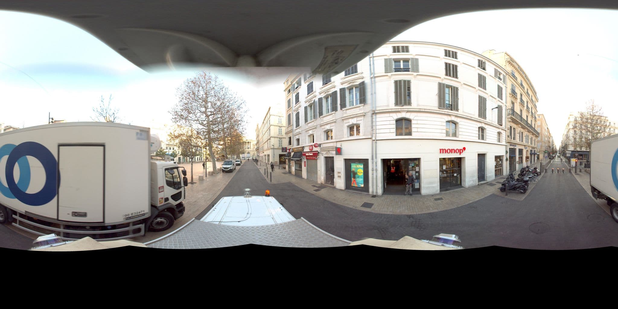 Street view near Studio industriel de Steenia Vieux port, Opéra — © Suez (CC BY-SA · Mapillary)