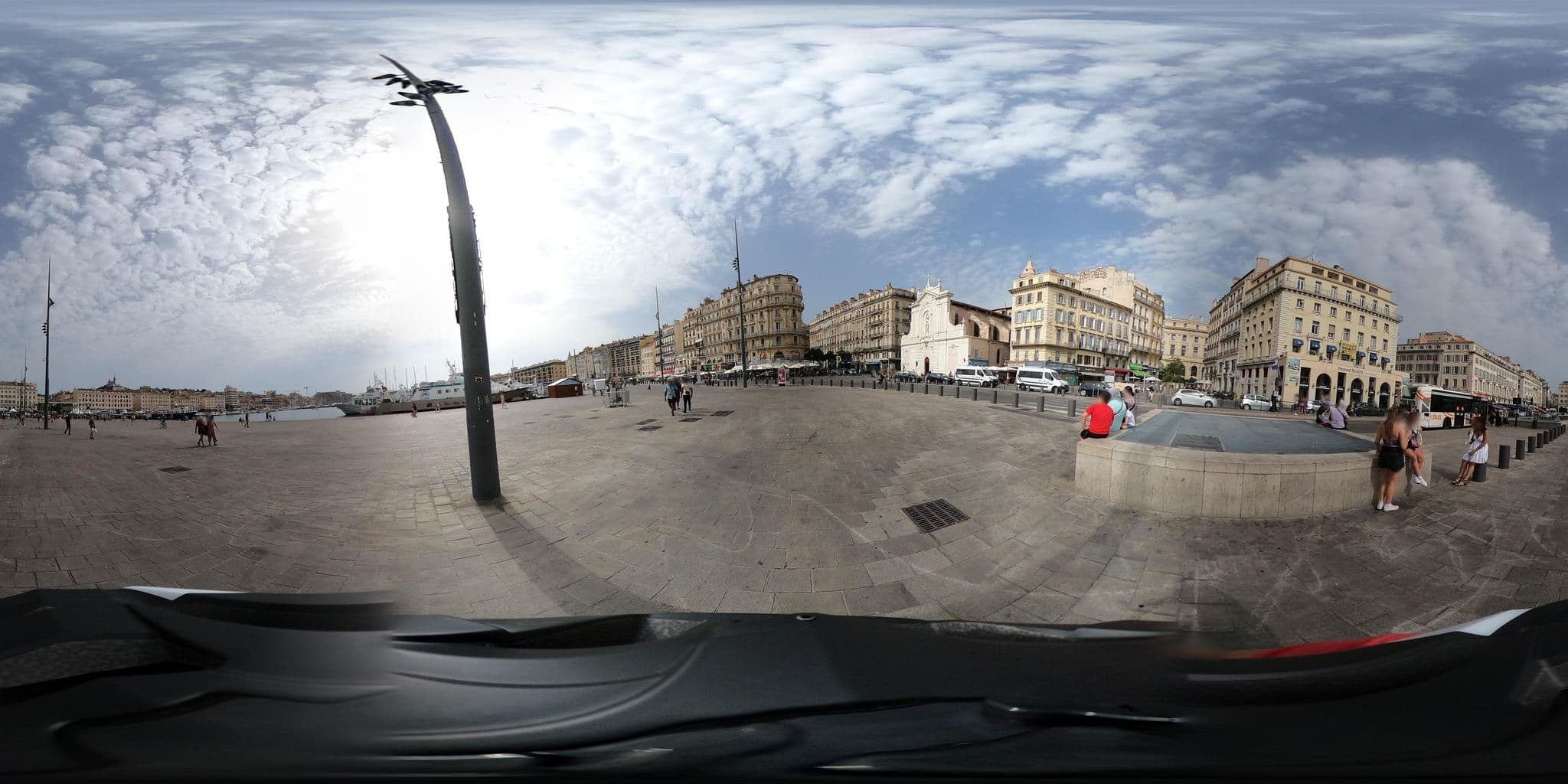 Street view near Holiday Inn Kingston,CA, Opéra — © simon_geovelo (CC BY-SA · Mapillary)