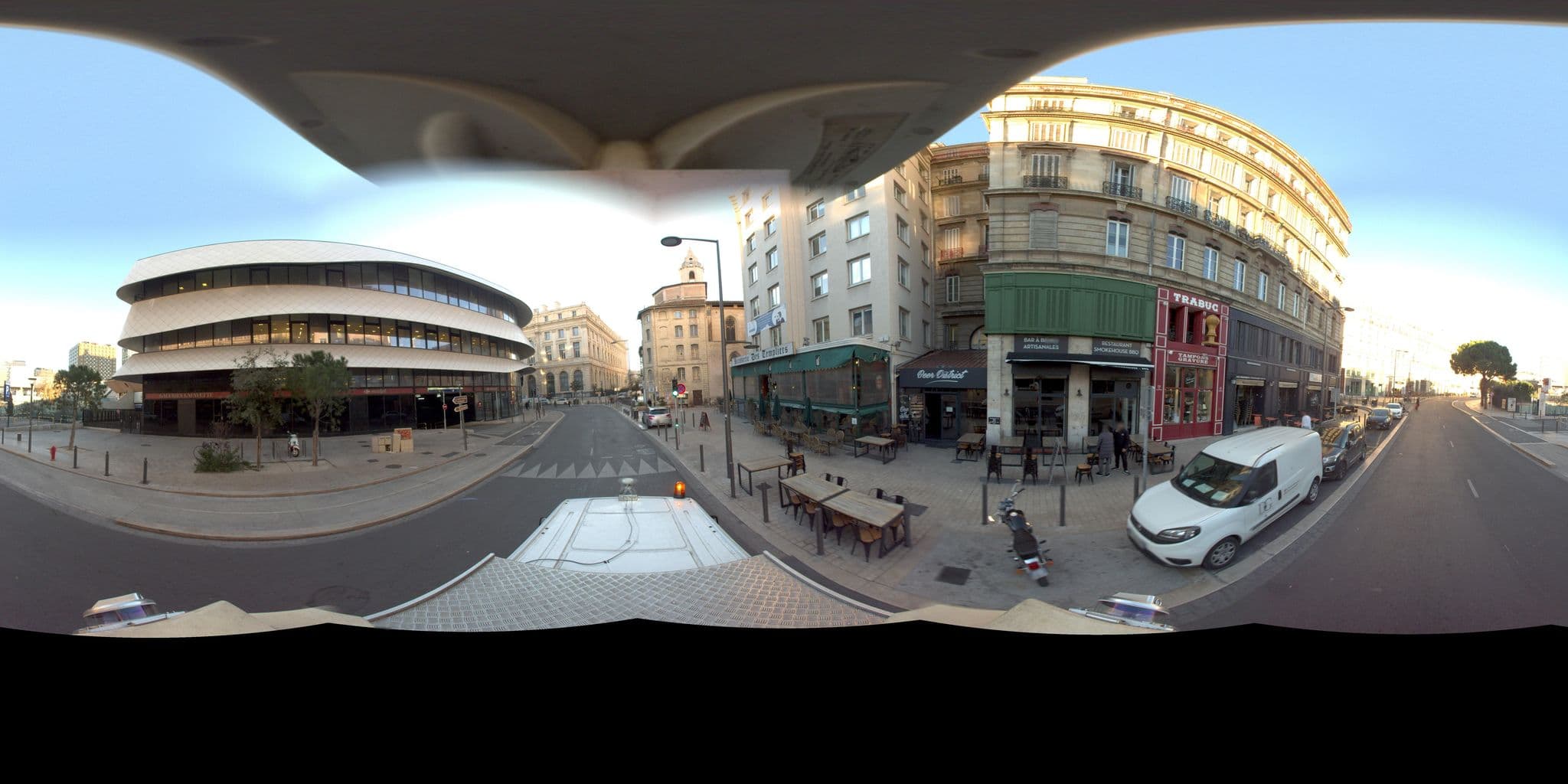 Street view near Les Appartments du Vieux-Port, Belsunce — © Suez (CC BY-SA · Mapillary)