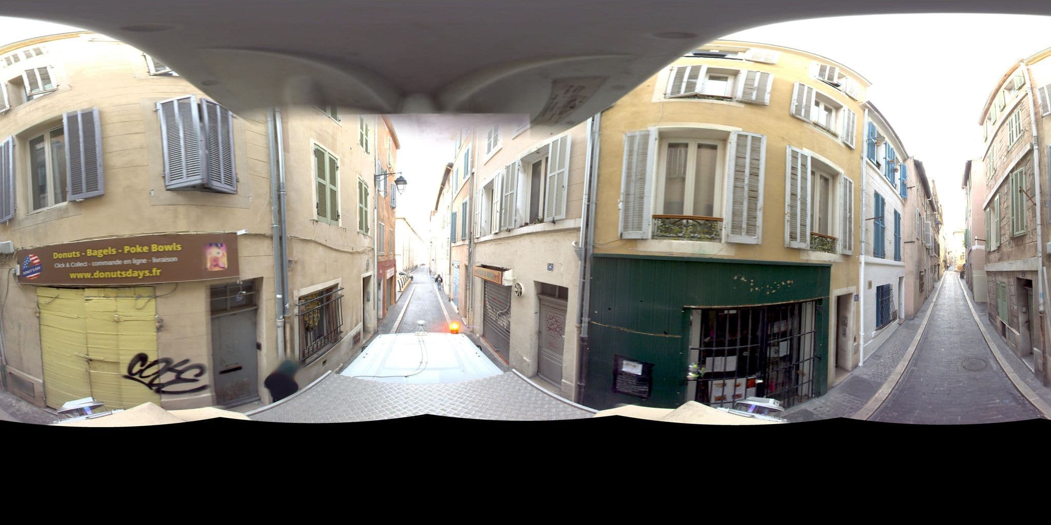 Street view near Duplex Panier, Les Grands Carmes — © Suez (CC BY-SA · Mapillary)