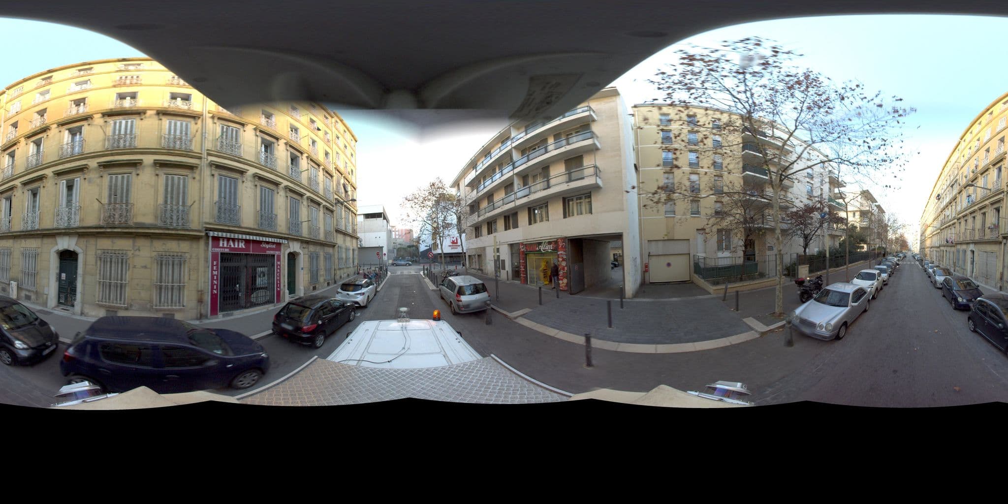 Street view near Hotel Les Gens De Mer, Saint-Lazare — © Suez (CC BY-SA · Mapillary)
