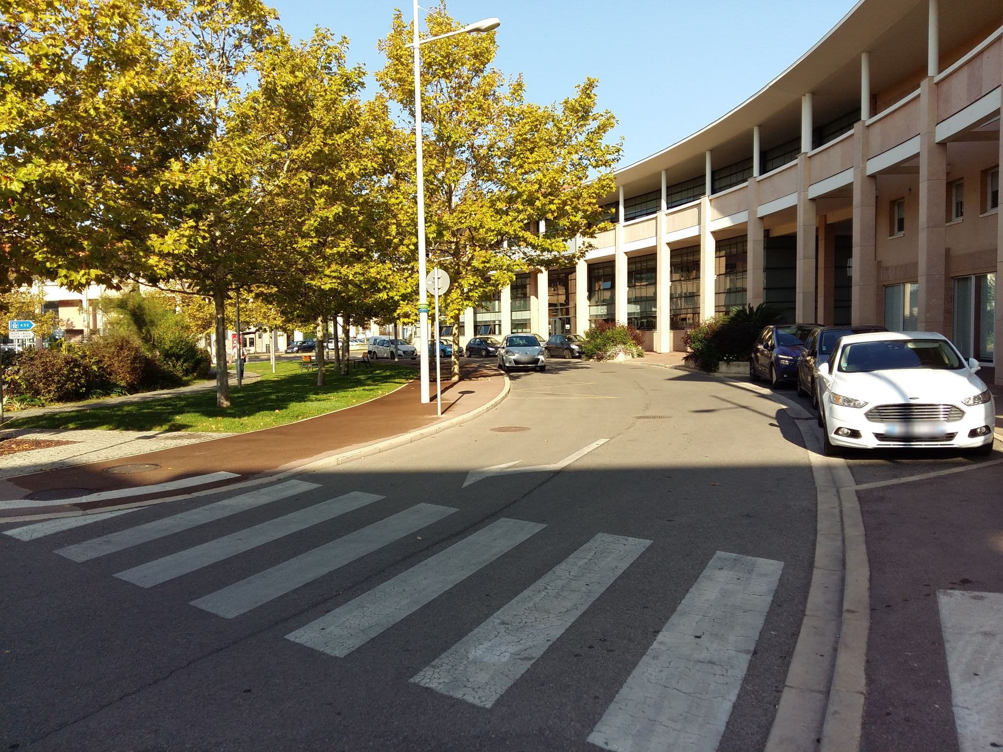 Street view near ibis Martigues, Martigues — © zimmy (CC BY-SA · Mapillary)