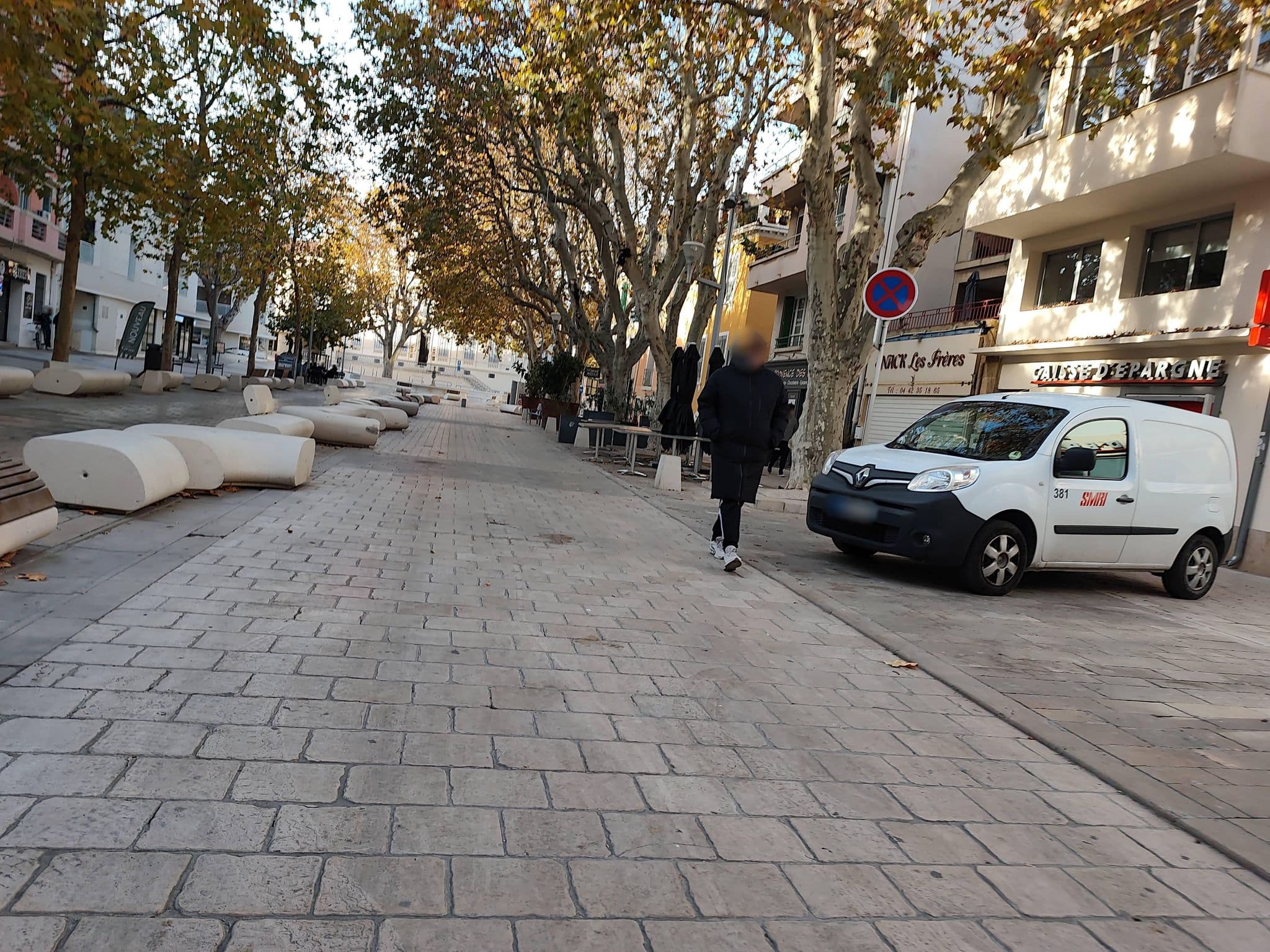 Street view near NOUVELLES-FRONTIERES, Martigues — © Duro (CC BY-SA · Mapillary)