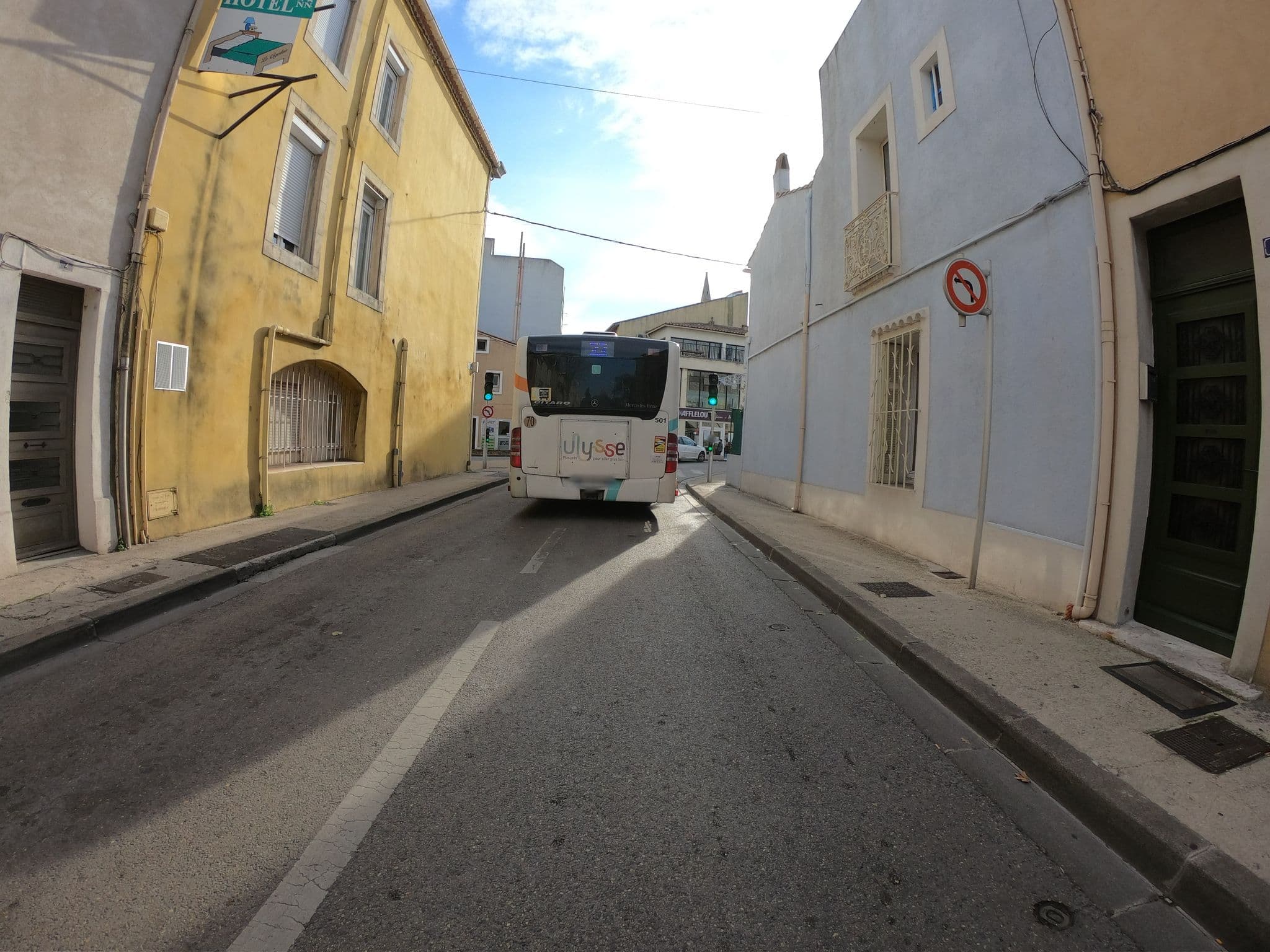 Street view near Hotel Le Cigalon Martigues, Martigues — © joostjakob (CC BY-SA · Mapillary)