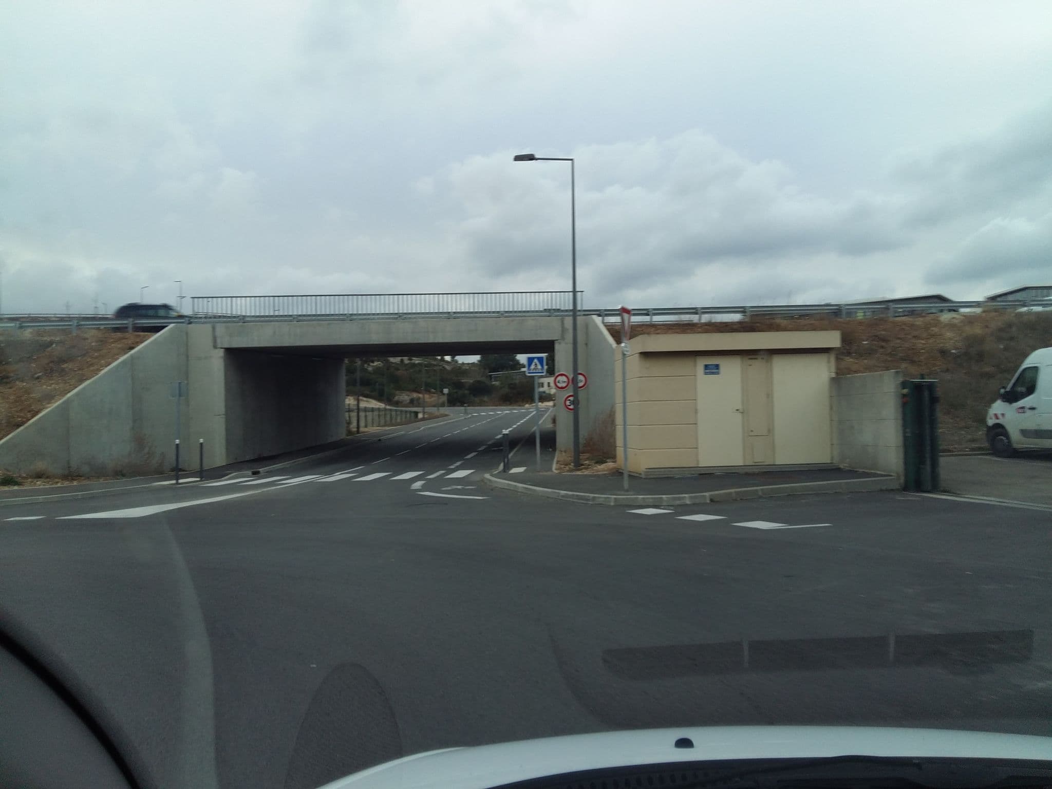 Street view near Appart’City Aix en Provence – la Duranne, Cabriès — © zimmy (CC BY-SA · Mapillary)