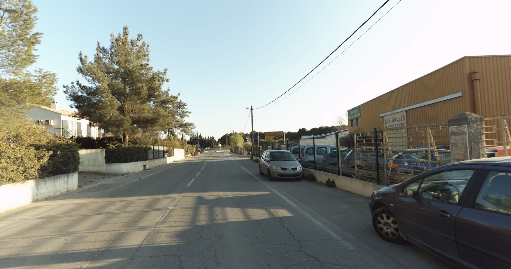 Street view near Les Jardins d'Athéna, Éguilles — © sogefi (CC BY-SA · Mapillary)