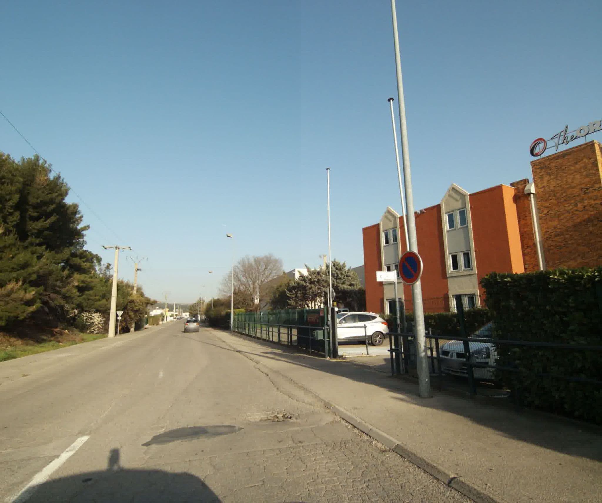 Street view near Hôtel Balladins Marseille Aéroport Superior, Saint-Victoret — © sogefi (CC BY-SA · Mapillary)