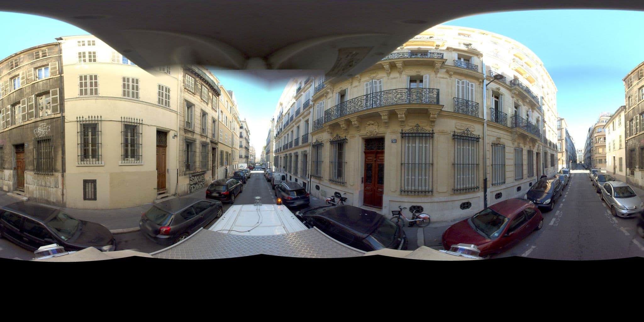 Street view near La Rotonde, Saint-Charles — © Suez (CC BY-SA · Mapillary)
