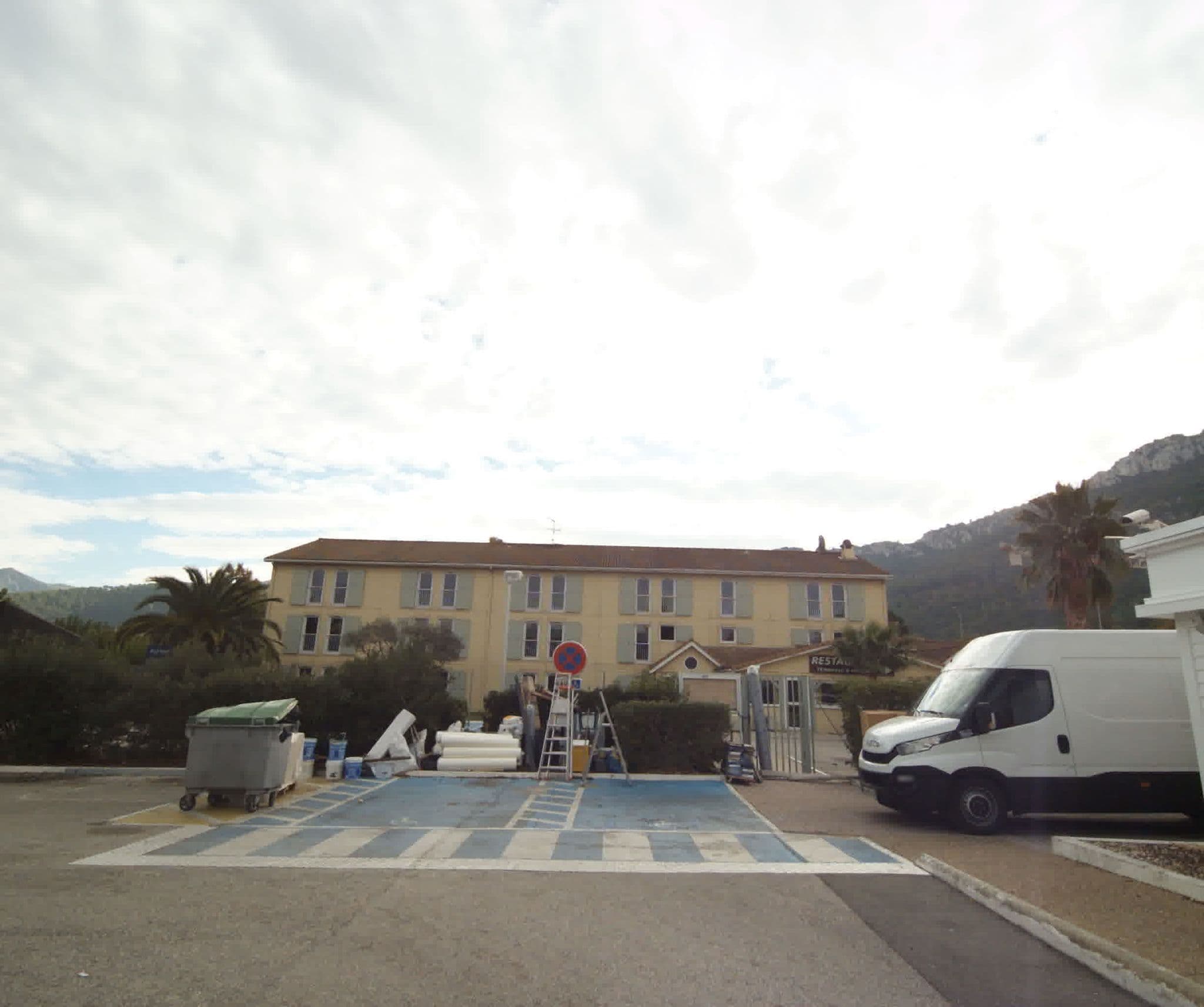 Street view near Kyriad Marseille Est, Gémenos — © sogefi (CC BY-SA · Mapillary)