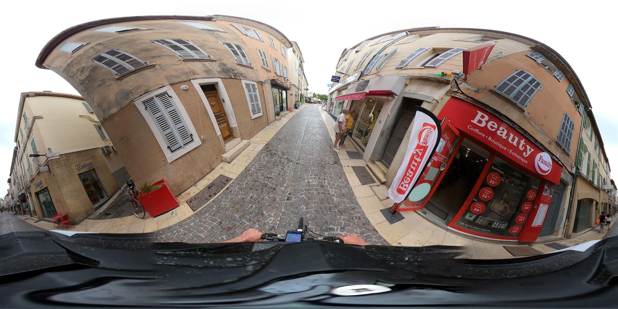 Street view near Selectour - Ailleurs Voyages, La Ciotat — © simon_geovelo (CC BY-SA · Mapillary)