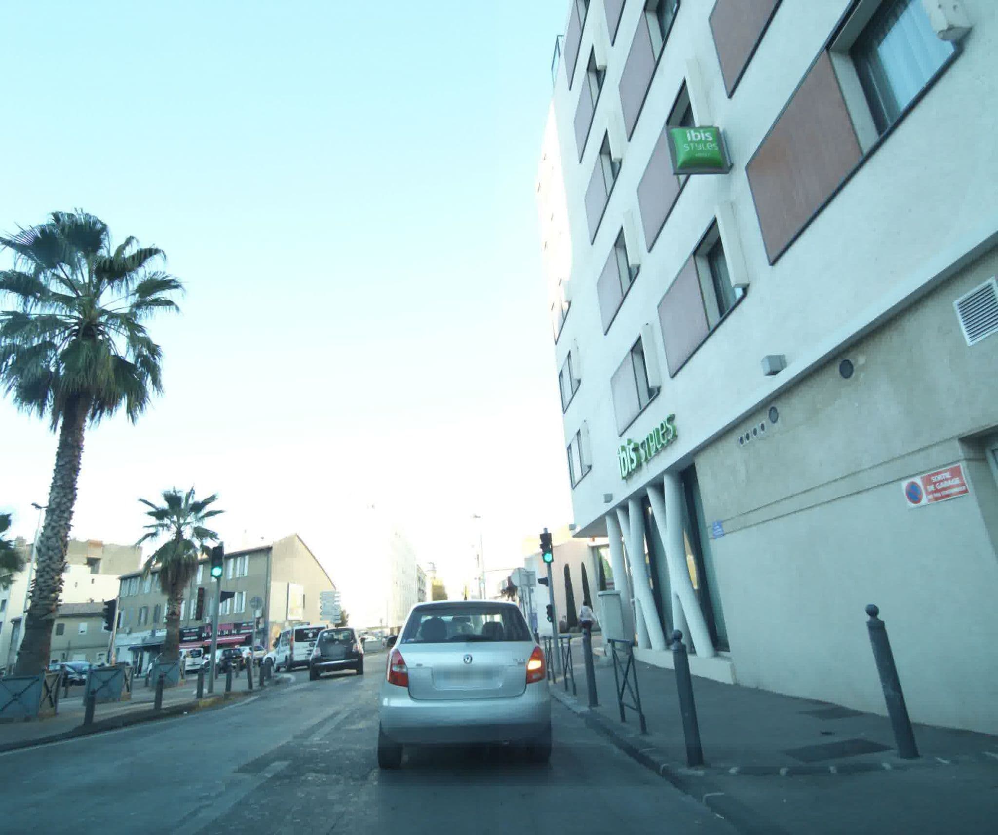 Street view near B&B HOTEL, Saint-Pierre — © sogefi (CC BY-SA · Mapillary)