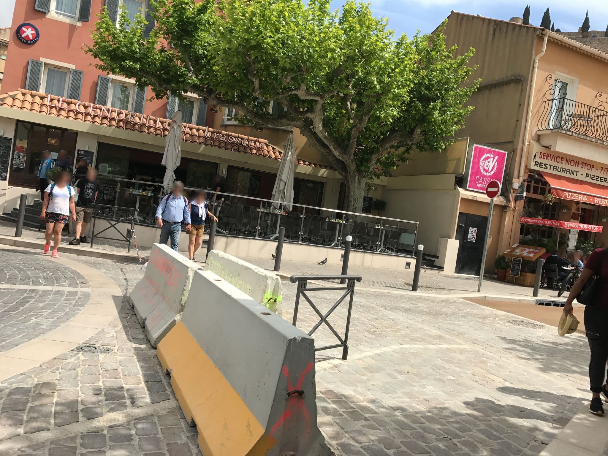 Street view near Cap Invest 8, Cassis — © thepriben (CC BY-SA · Mapillary)
