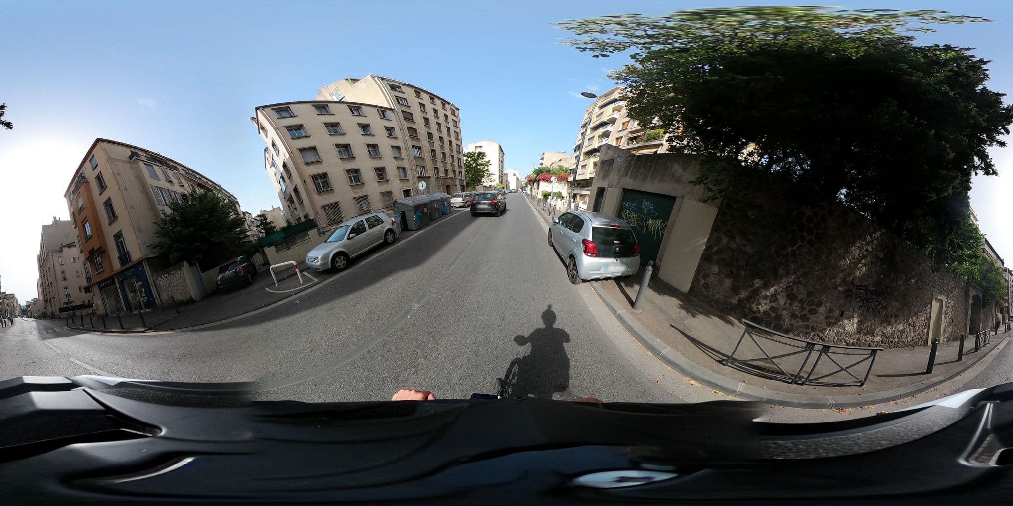 Street view near Chambre d'hôte MT et JM Gleizes, Cinq Avenues — © simon_geovelo (CC BY-SA · Mapillary)