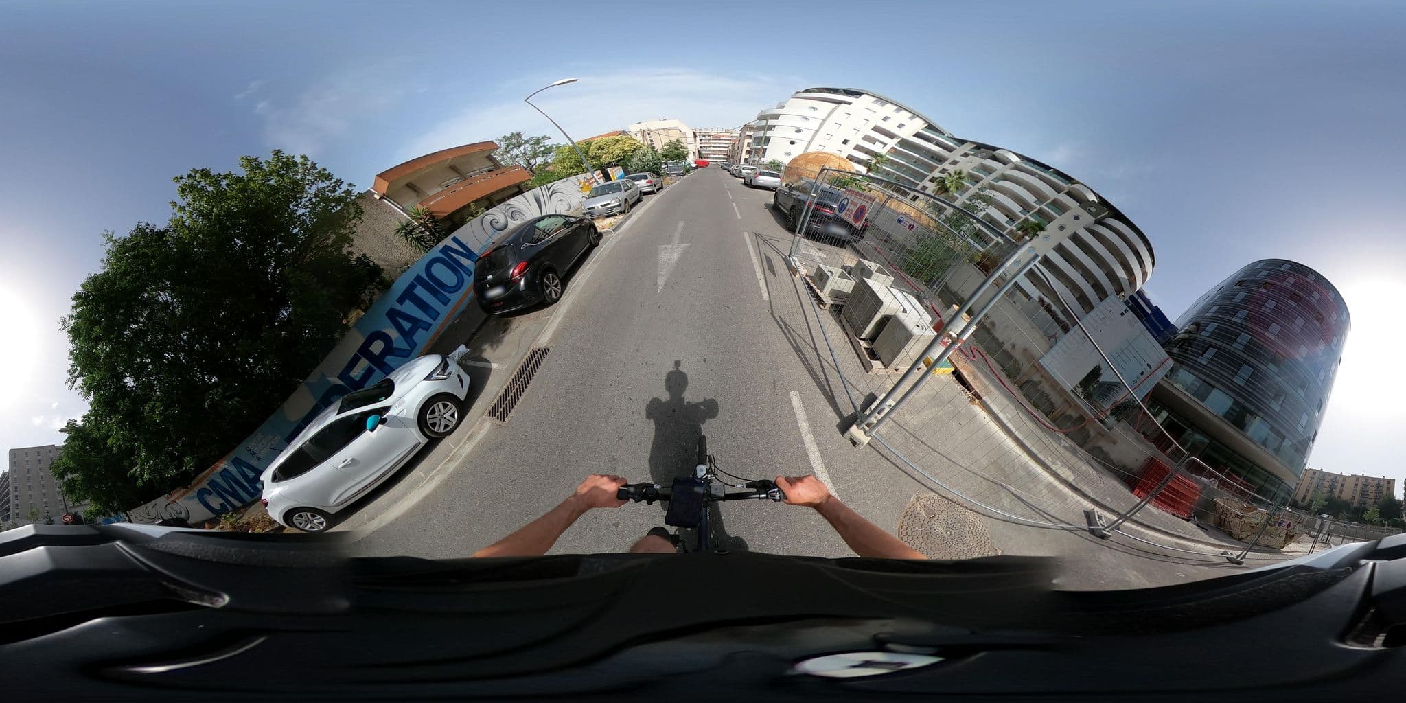 Street view near Crowne Pool, Les Chartreux — © simon_geovelo (CC BY-SA · Mapillary)