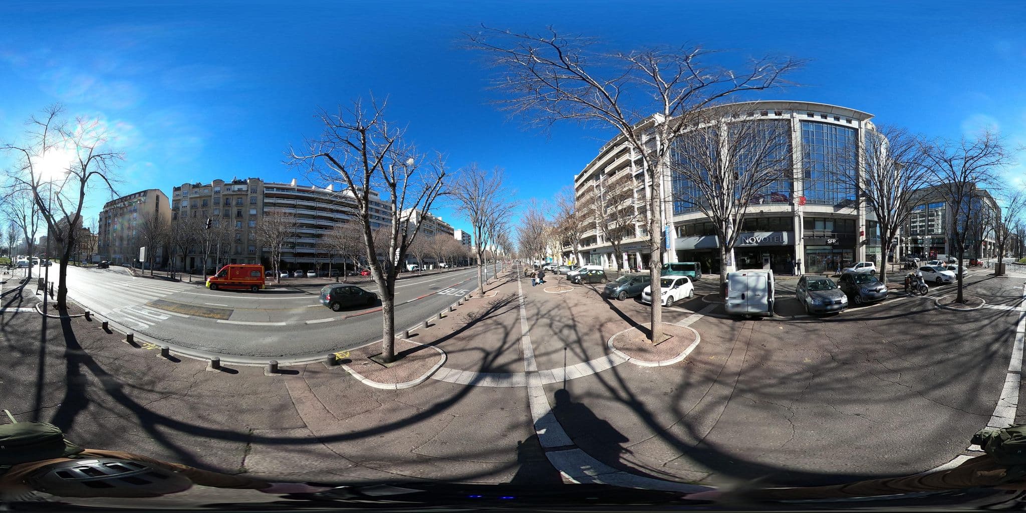 Street view near Alliance Hotel, Rouet — © geovelo (CC BY-SA · Mapillary)