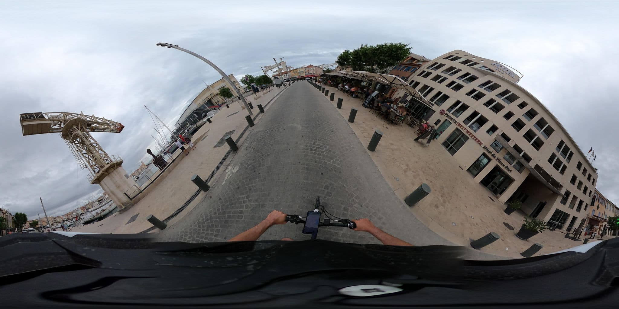 Street view near Appart’City Confort la Ciotat – Côté Port, La Ciotat — © simon_geovelo (CC BY-SA · Mapillary)