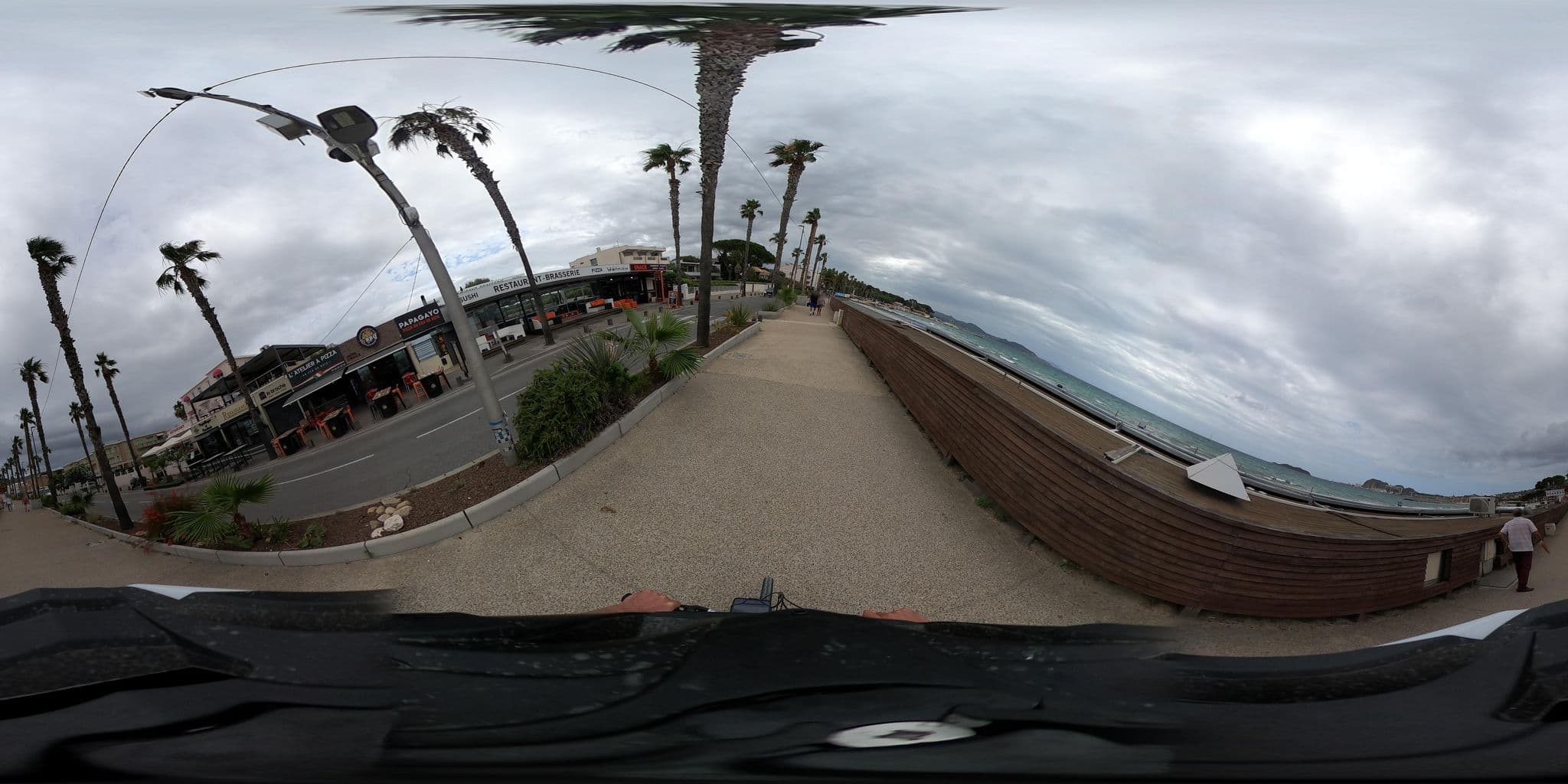Street view near Hôtel A Deux Pas de l'Eau, La Ciotat — © simon_geovelo (CC BY-SA · Mapillary)