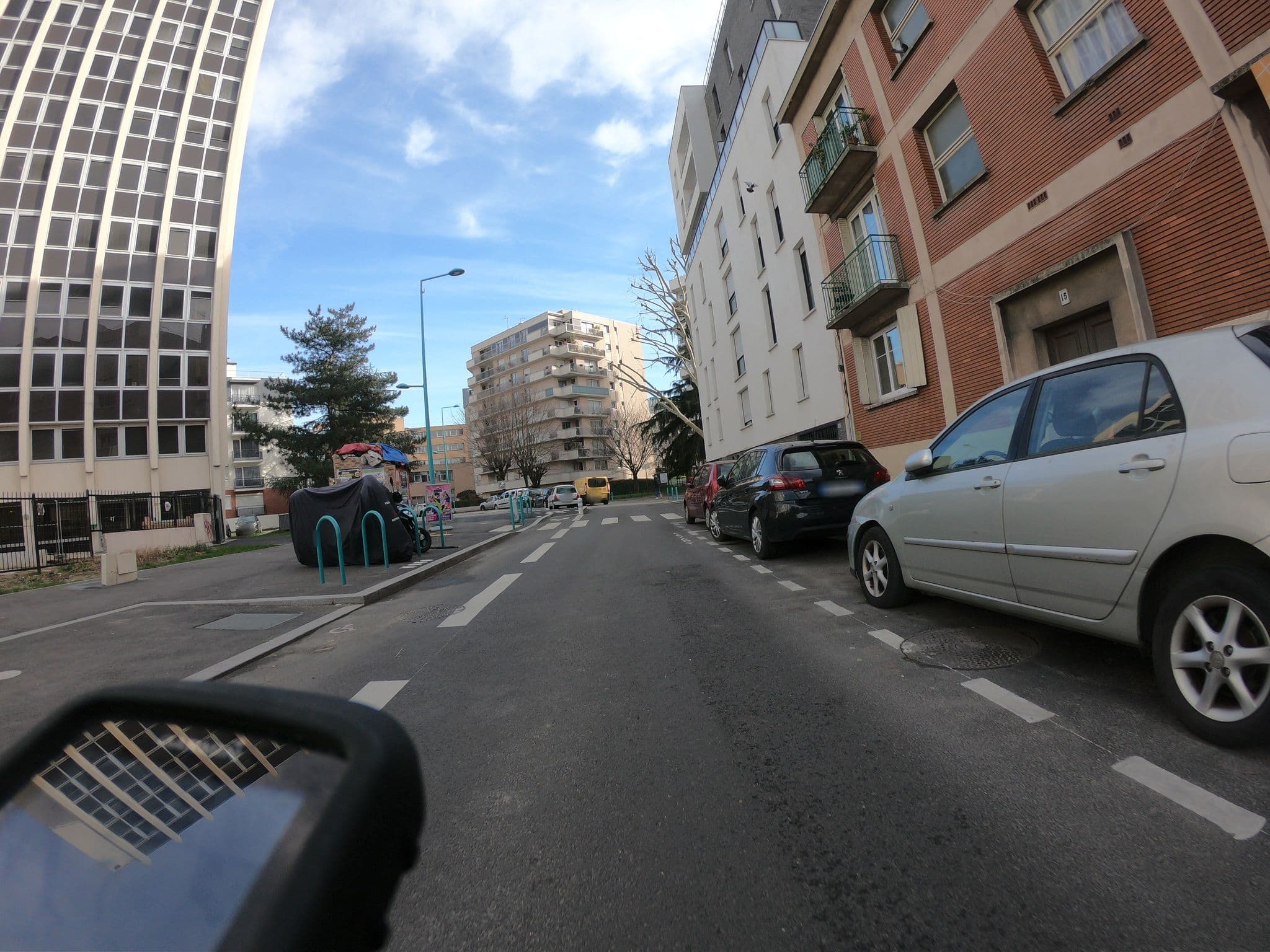 Street view near Hife Paris Gentilly, Le Kremlin-Bicêtre — © htonchia (CC BY-SA · Mapillary)