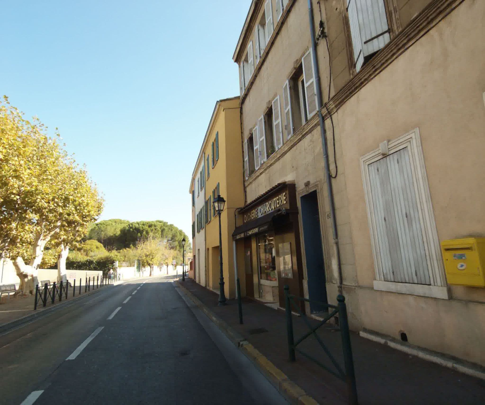 Street view near Adagio Access, Plan-de-Cuques — © sogefi (CC BY-SA · Mapillary)