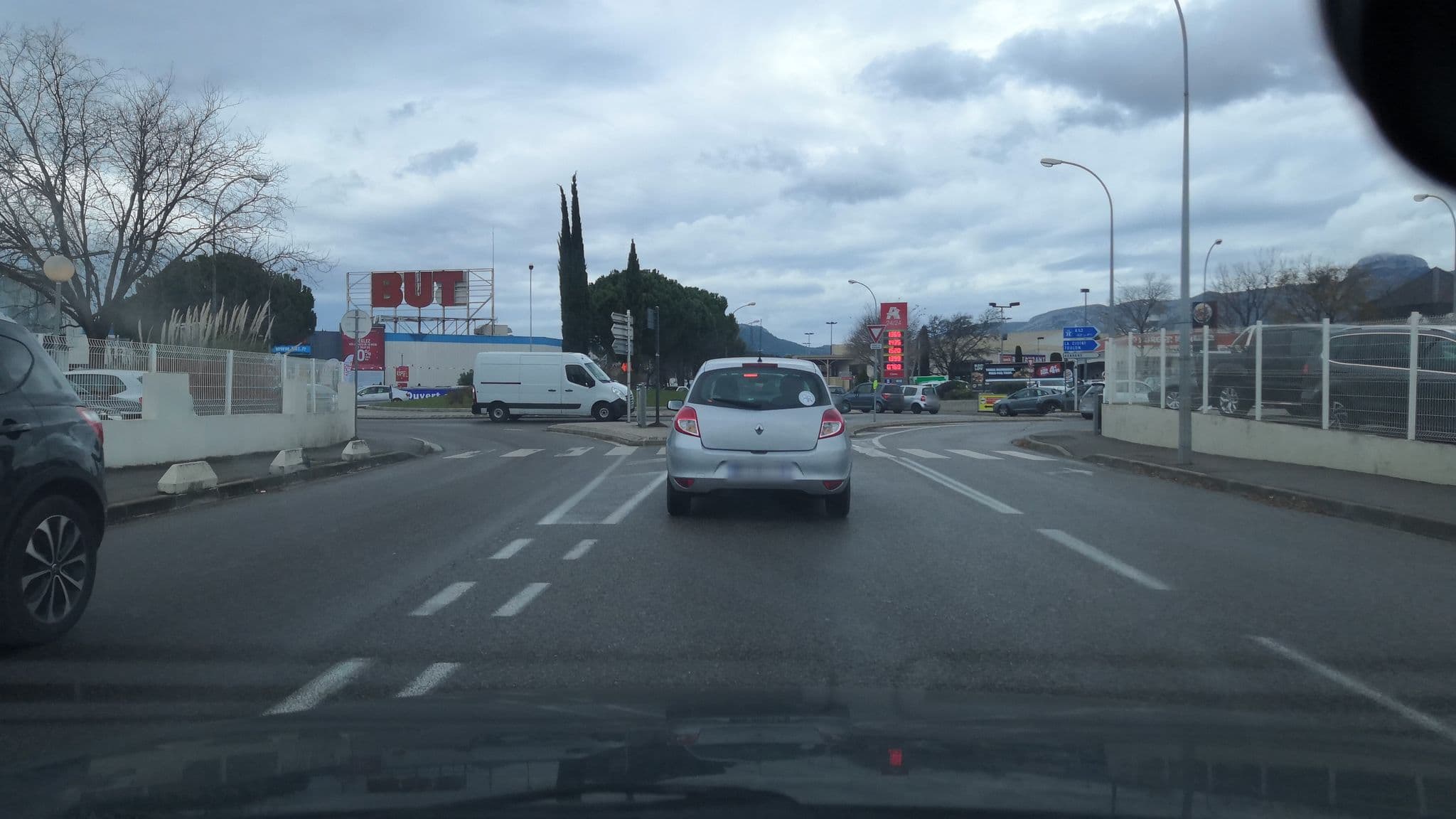 Street view near The Originals City, Aubagne — © secouss (CC BY-SA · Mapillary)