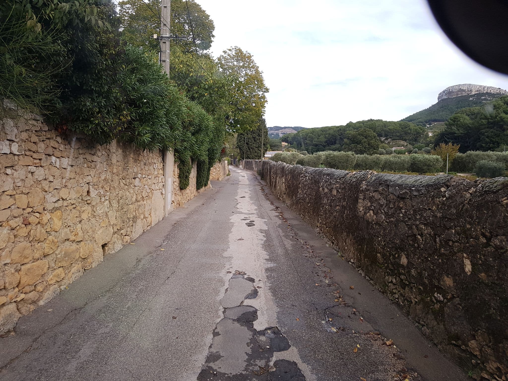 Street view near Maison 9, Cassis — © bernardvoyageur (CC BY-SA · Mapillary)