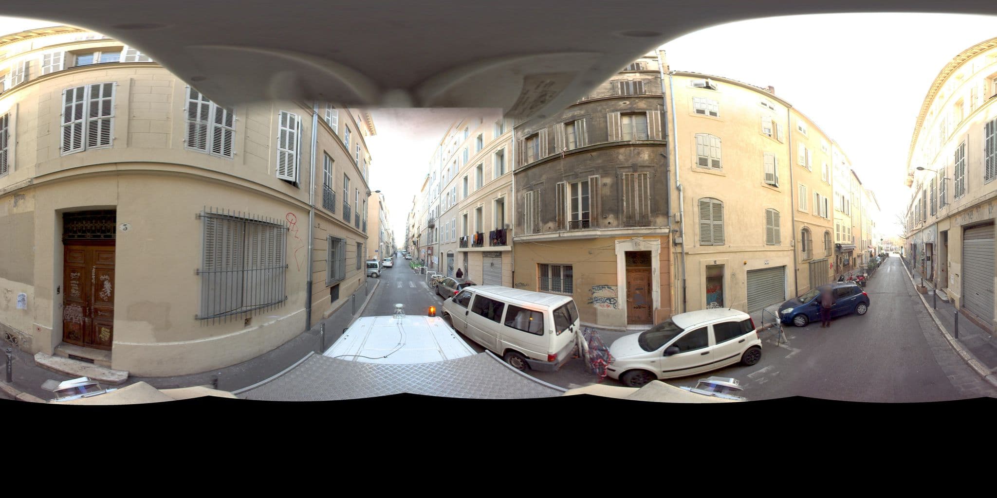 Street view near مارسيليا, Le Chapitre — © Suez (CC BY-SA · Mapillary)