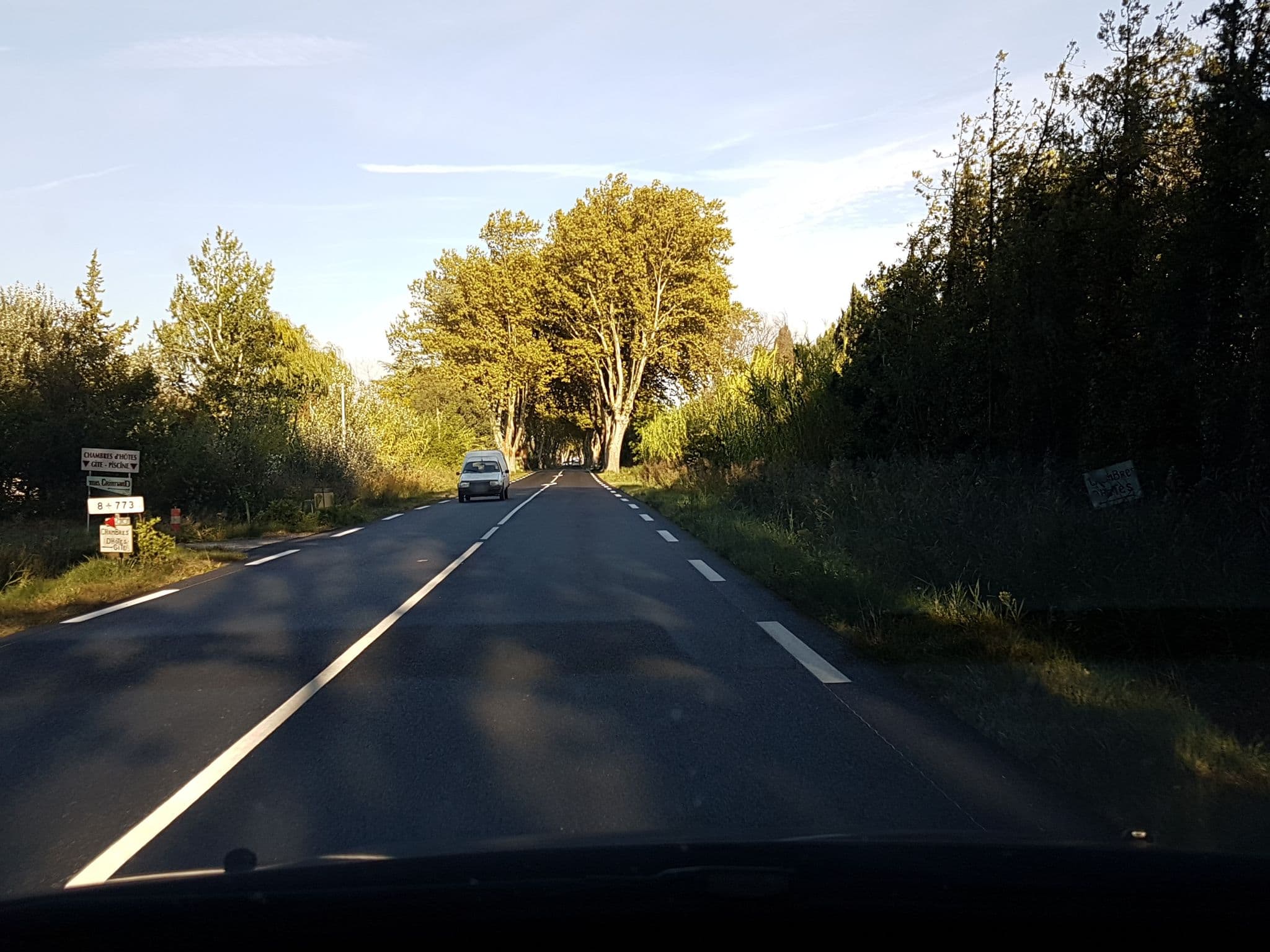 Street view near Gîte Mas Grimaud, Mollégès — © axelf8409 (CC BY-SA · Mapillary)