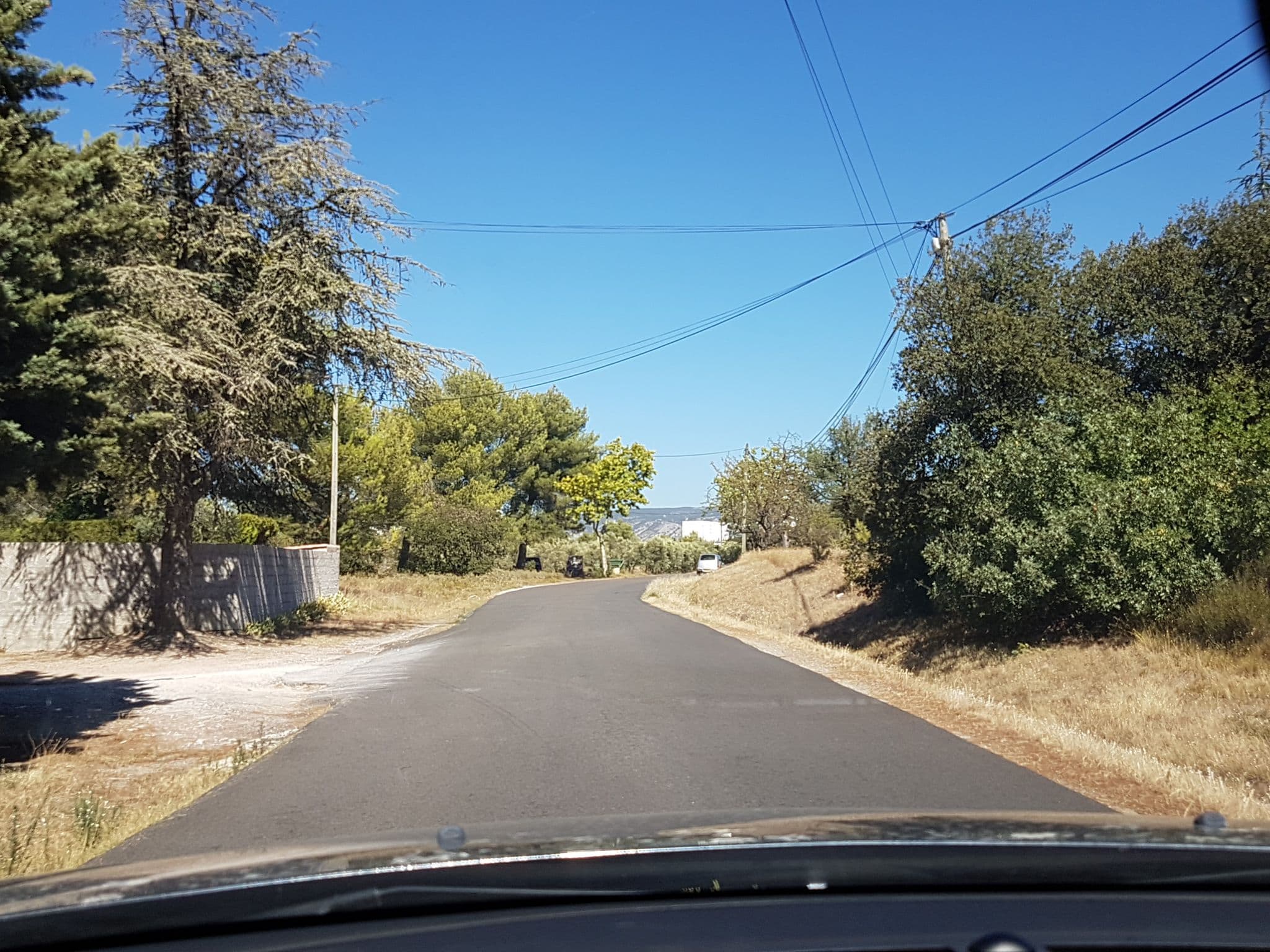Street view near Le Mas Des Cigales, Orgon — © axelf8409 (CC BY-SA · Mapillary)