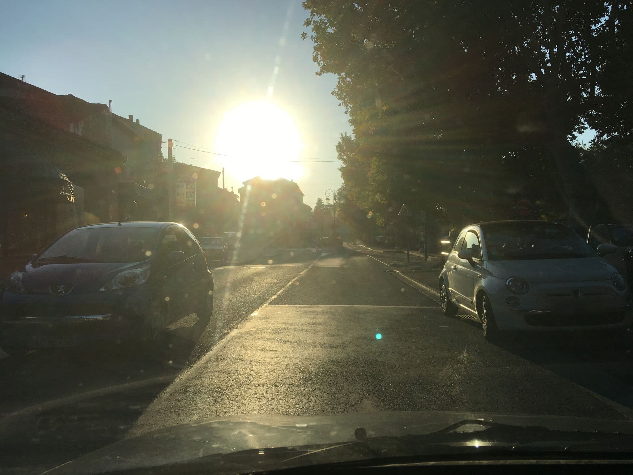 Street view near Les Chambres d'hôtes de Luneil, Roquemaure — © zimmy (CC BY-SA · Mapillary)