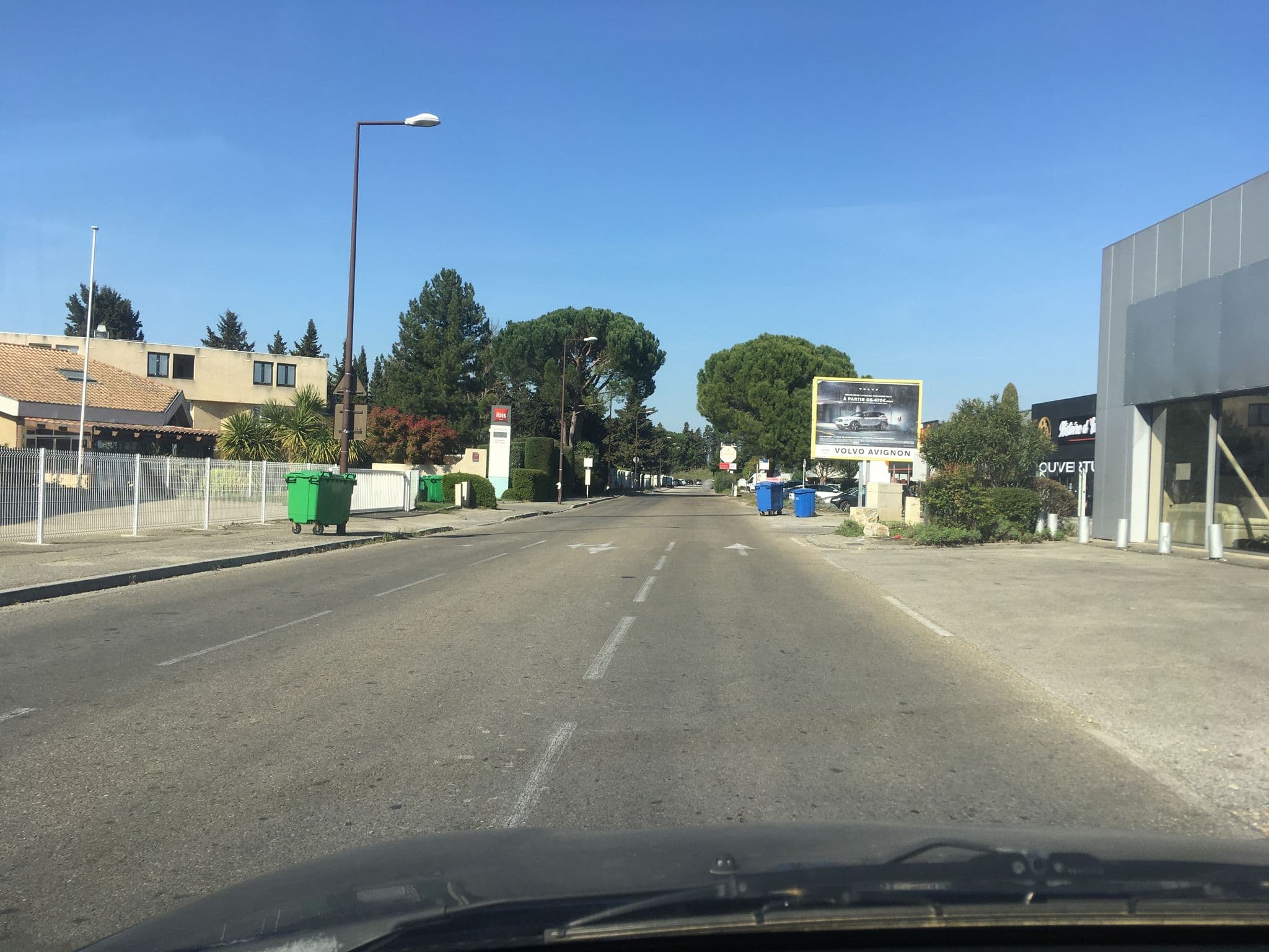 Street view near Hôtel Ibis, Montfavet — © zimmy (CC BY-SA · Mapillary)