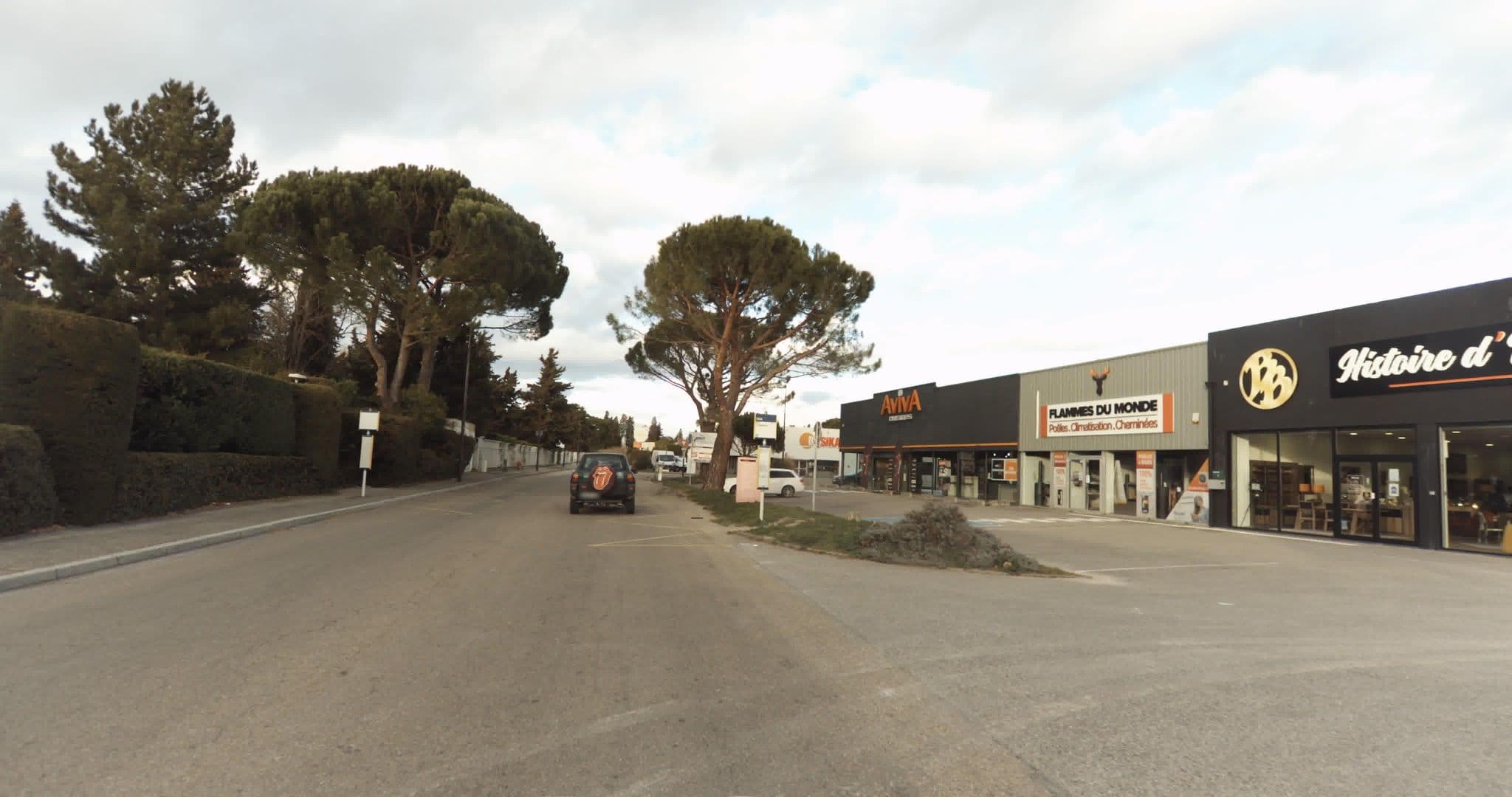 Street view near Piscine ibis, Montfavet — © sogefi (CC BY-SA · Mapillary)