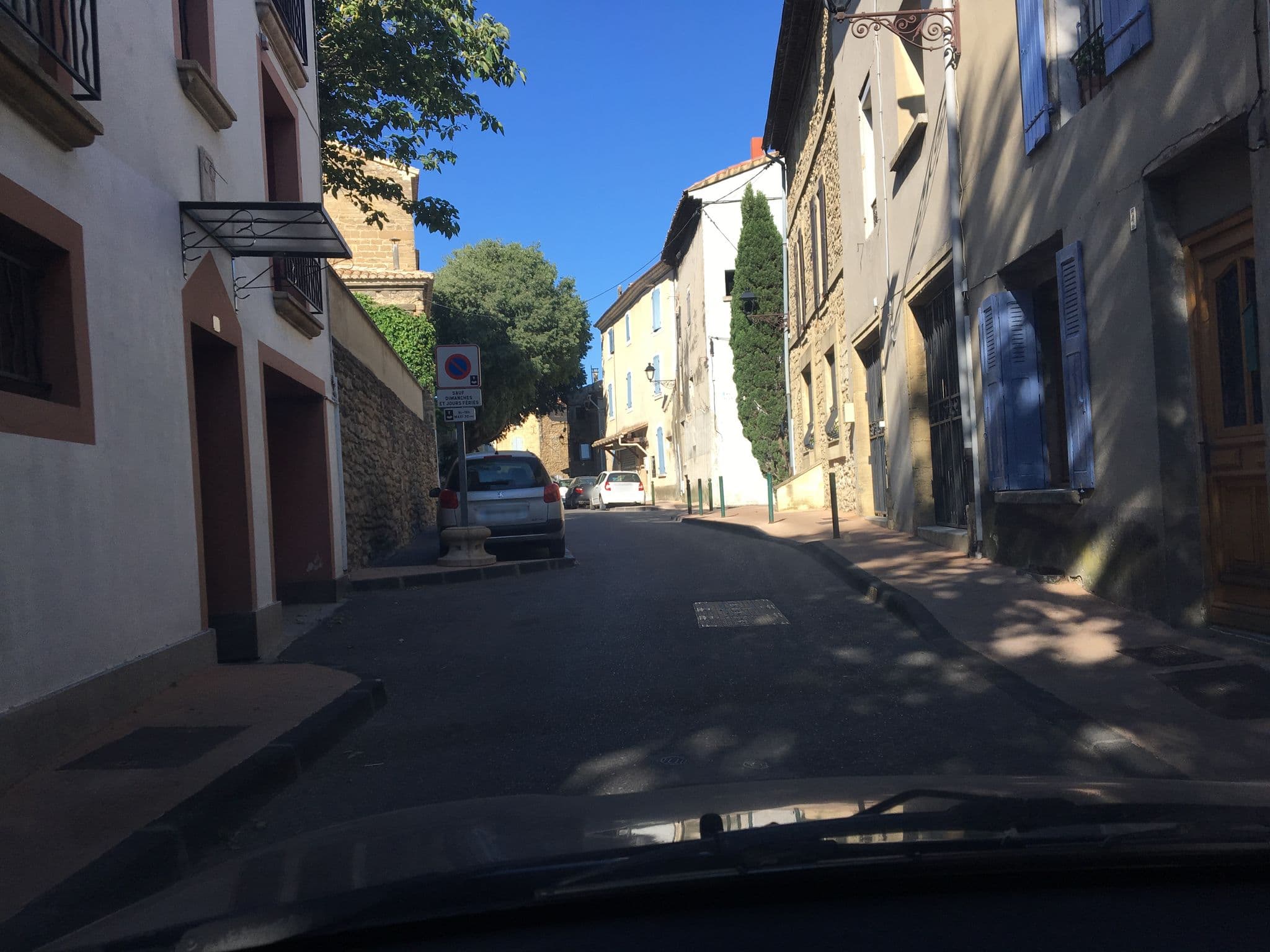 Street view near Entre Vignes et Dentelles, Courthézon — © zimmy (CC BY-SA · Mapillary)