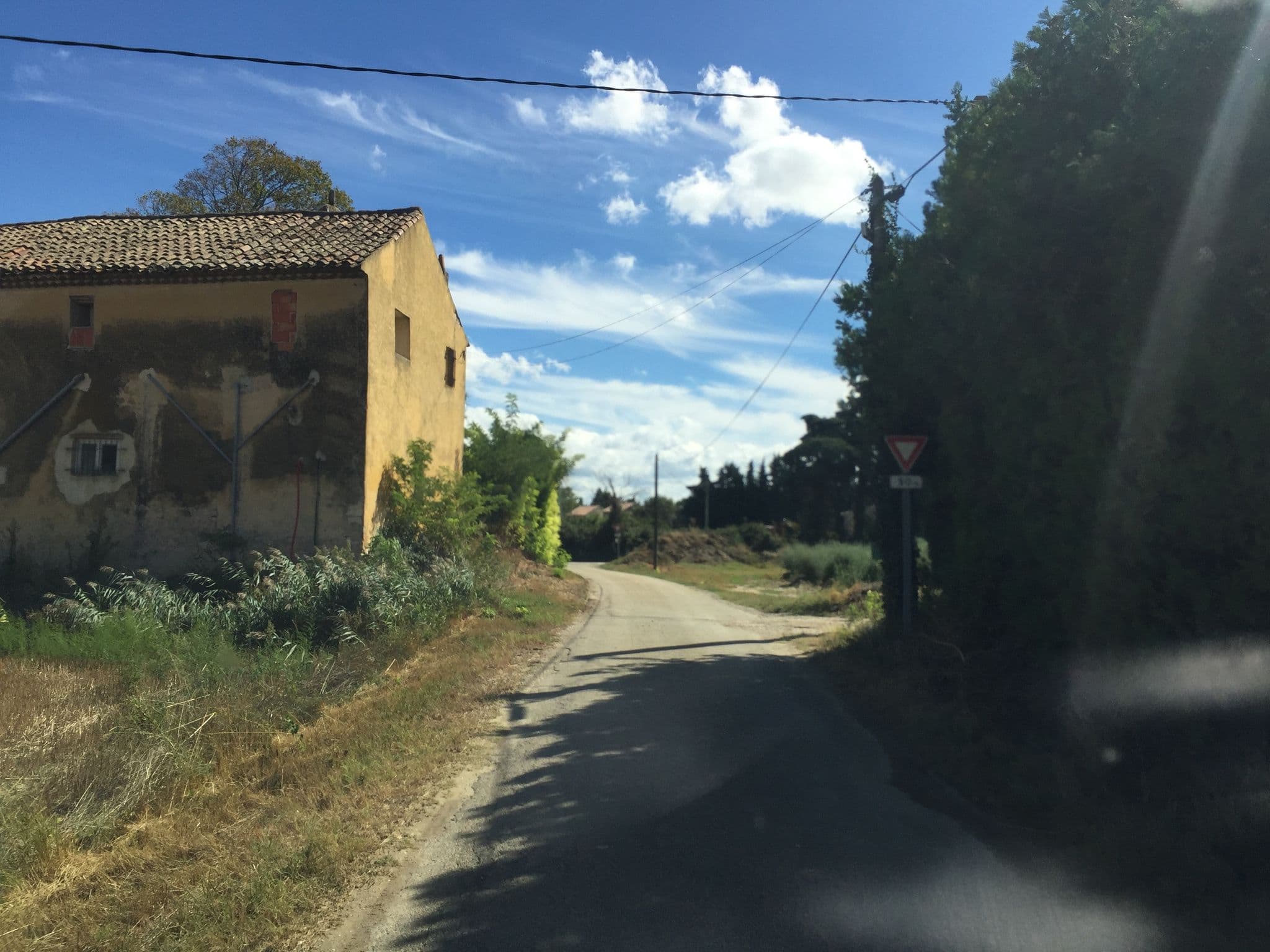 Street view near Mas Soli, Caderousse — © zimmy (CC BY-SA · Mapillary)