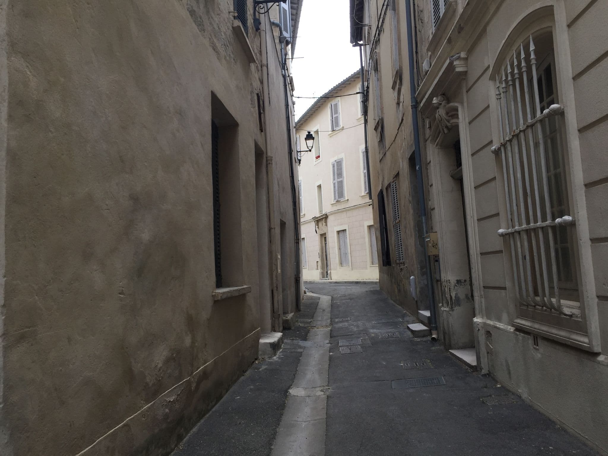Street view near A l'ombre du Palais, Avignon — © zimmy (CC BY-SA · Mapillary)