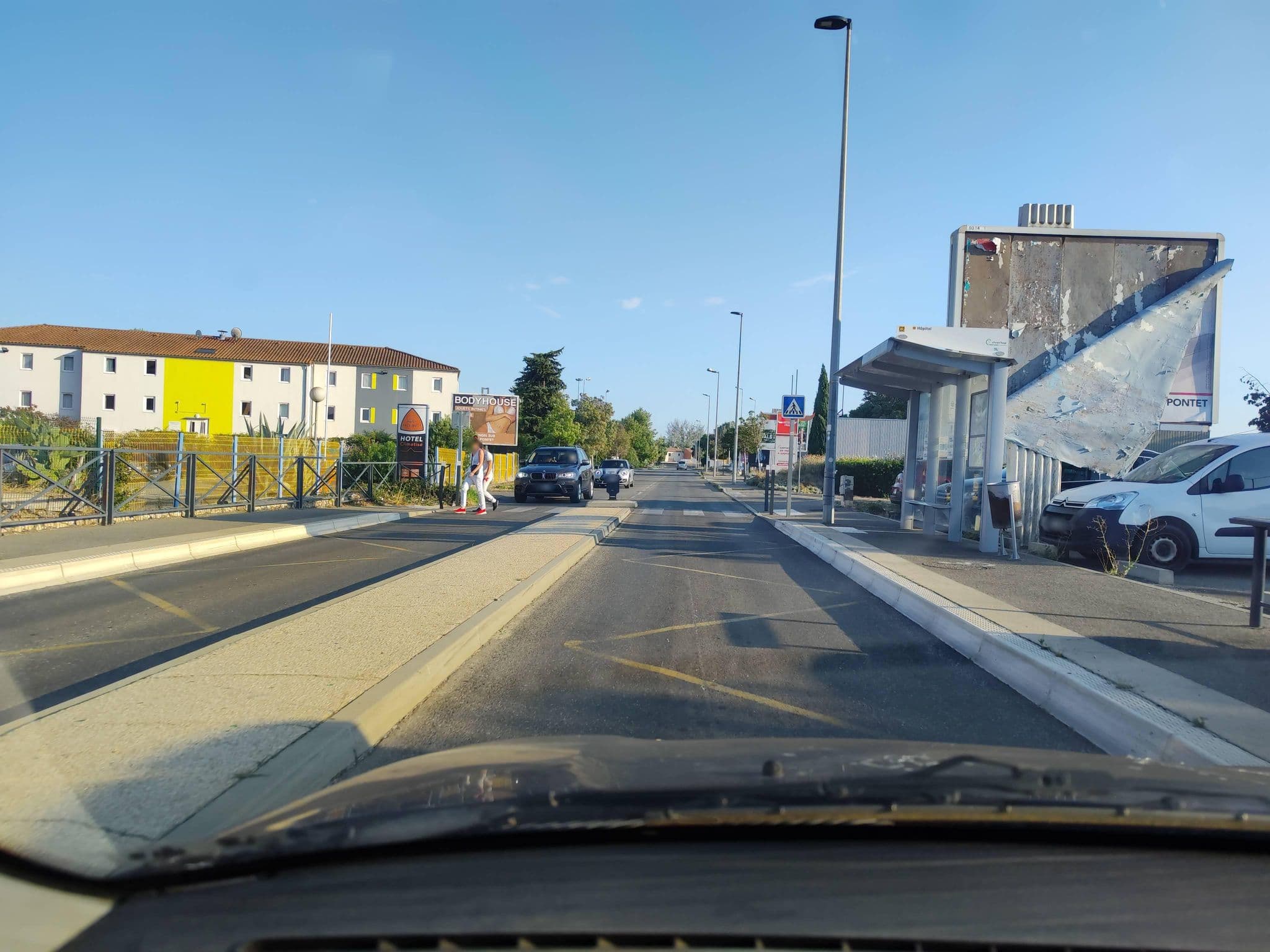 Street view near la chambre des cagoles, Le Pontet — © zimmy (CC BY-SA · Mapillary)
