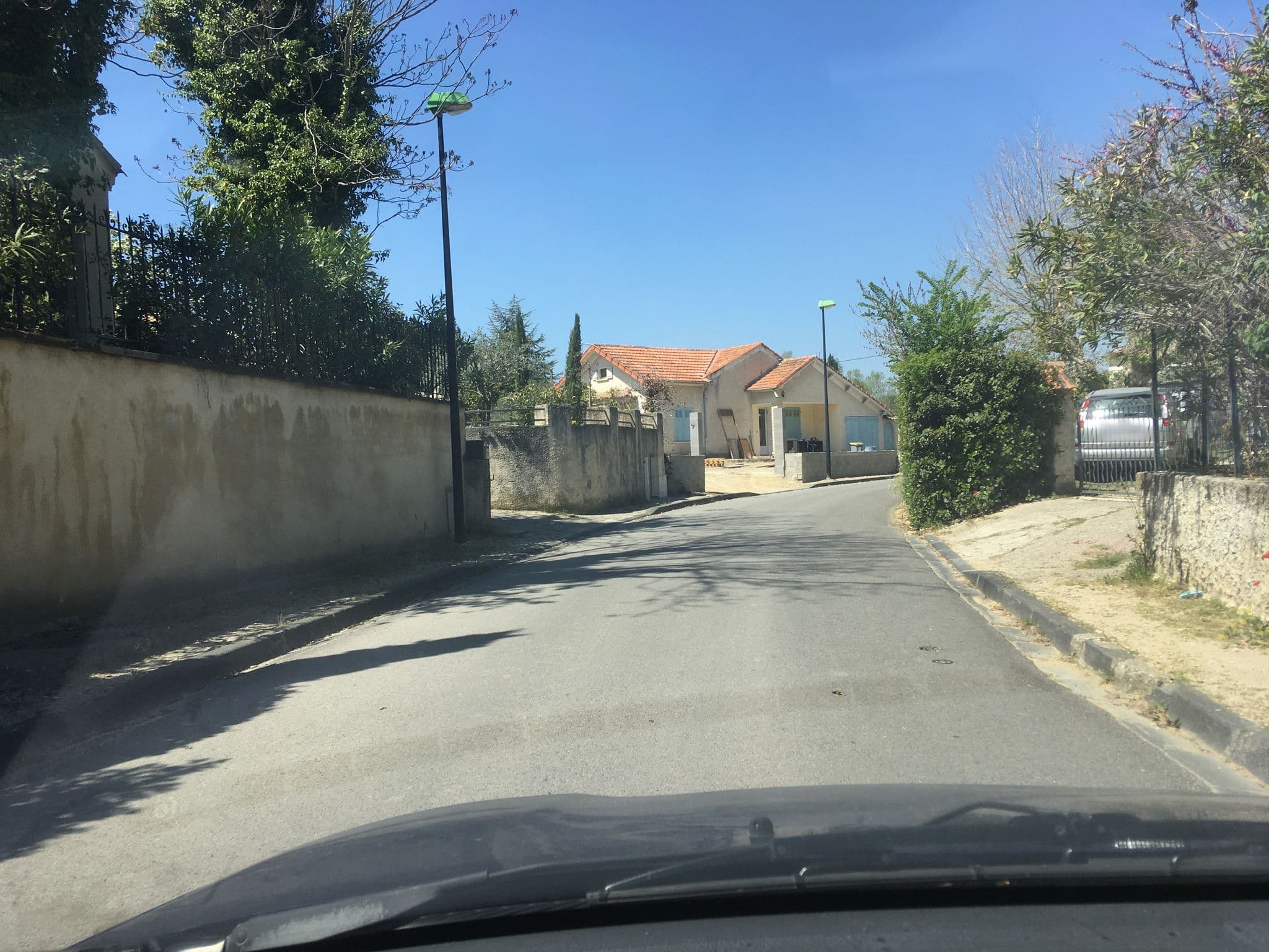 Street view near Domaine Lafayette, Loriol-du-Comtat — © zimmy (CC BY-SA · Mapillary)