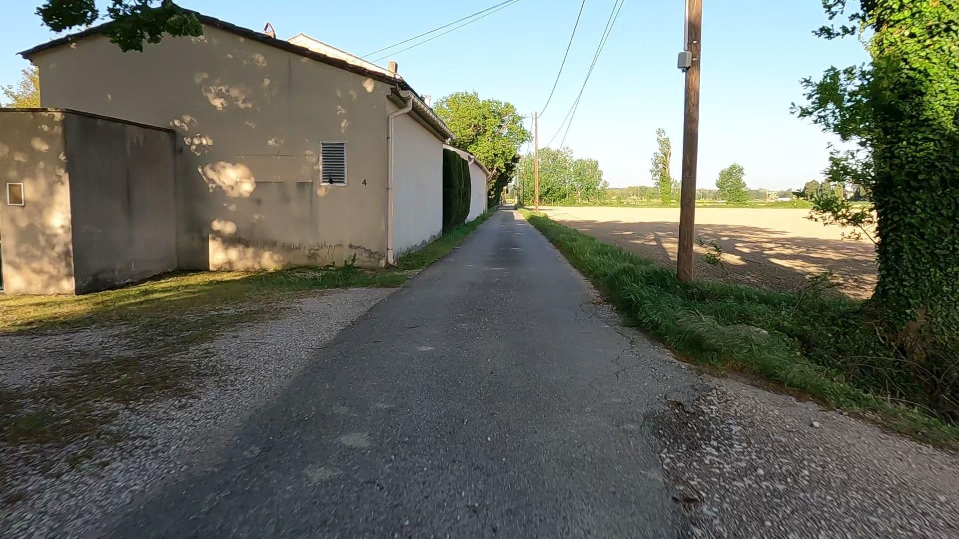 Street view near Le Mas St Luc, Courthézon — © SIG_2-SORGUESDUCOMTAT (CC BY-SA · Mapillary)