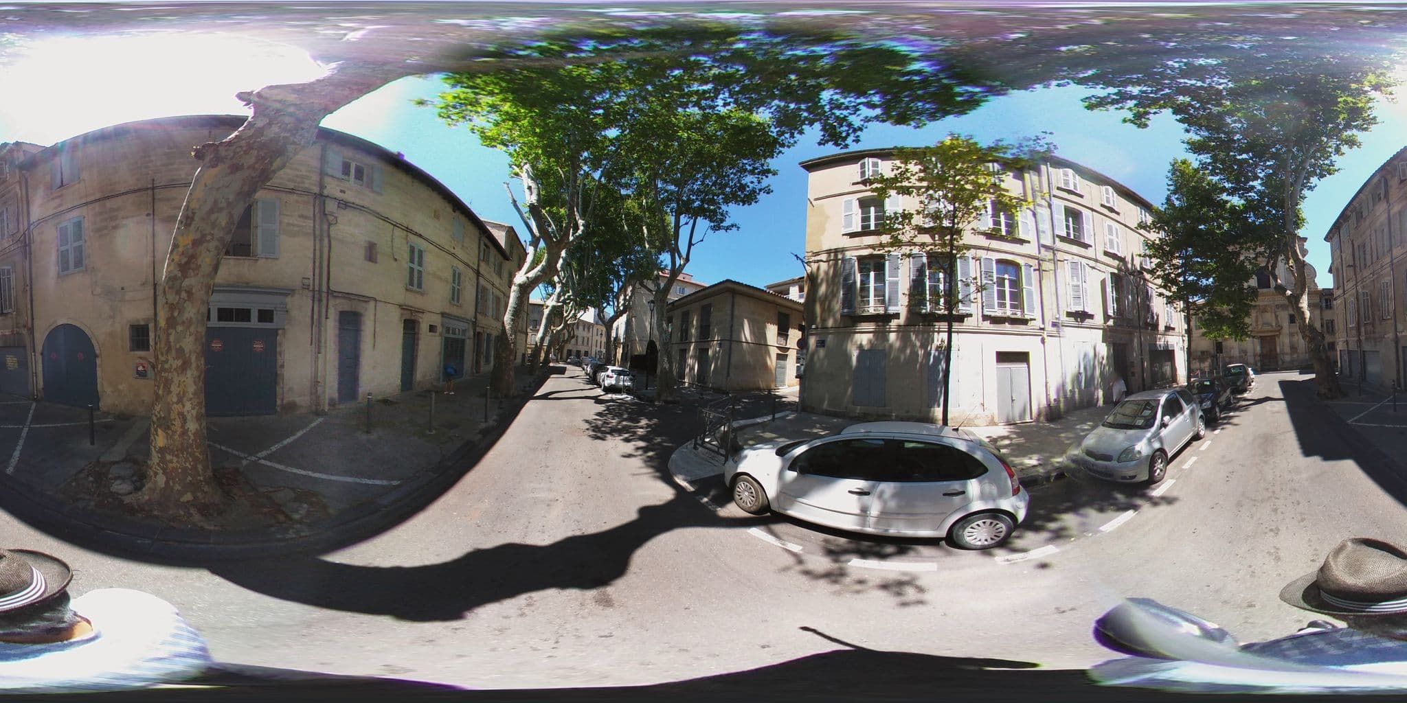 Street view near Les Campanules Chalet hotel, Avignon — © zimmy (CC BY-SA · Mapillary)